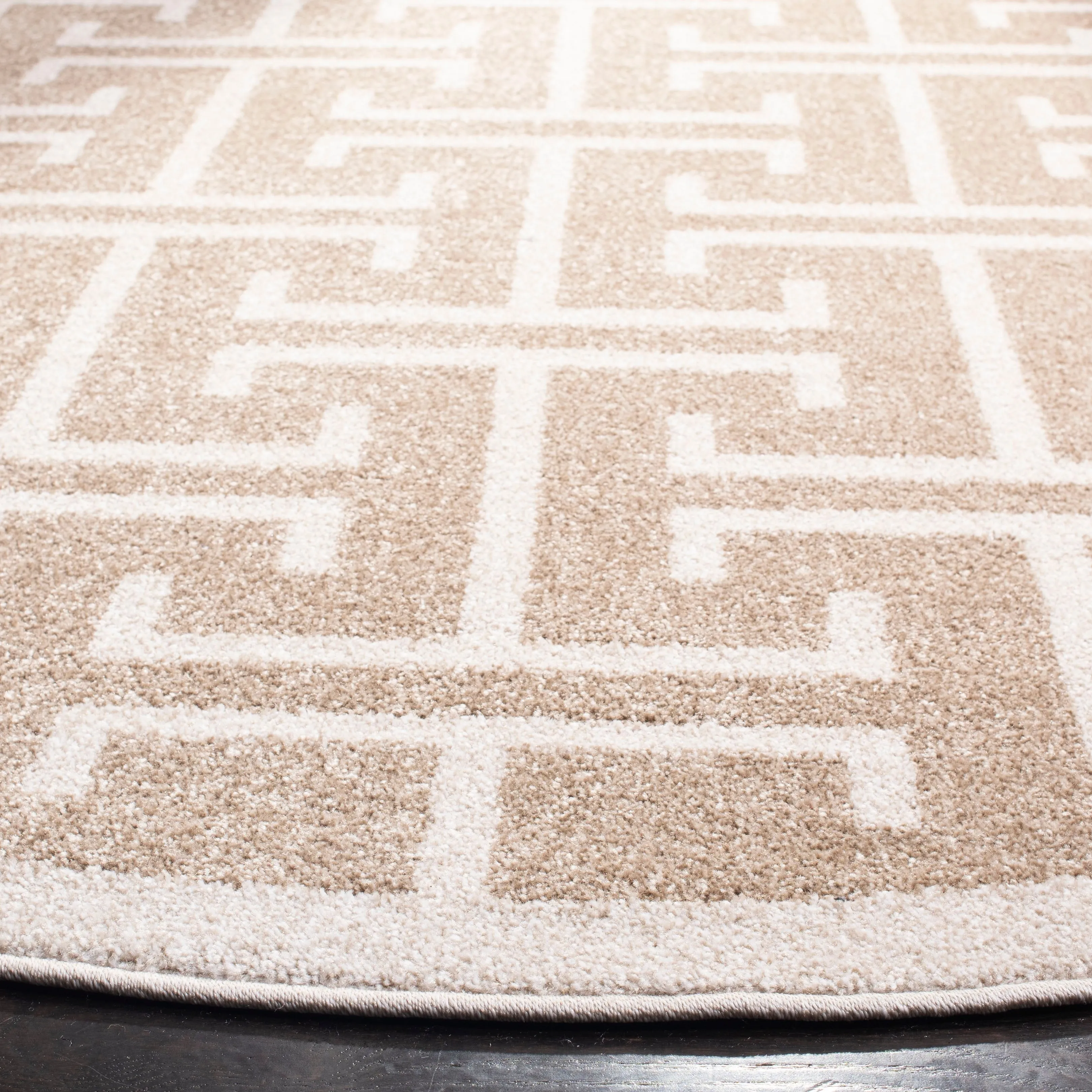 SAFAVIEH Amherst Rola Modern Rug