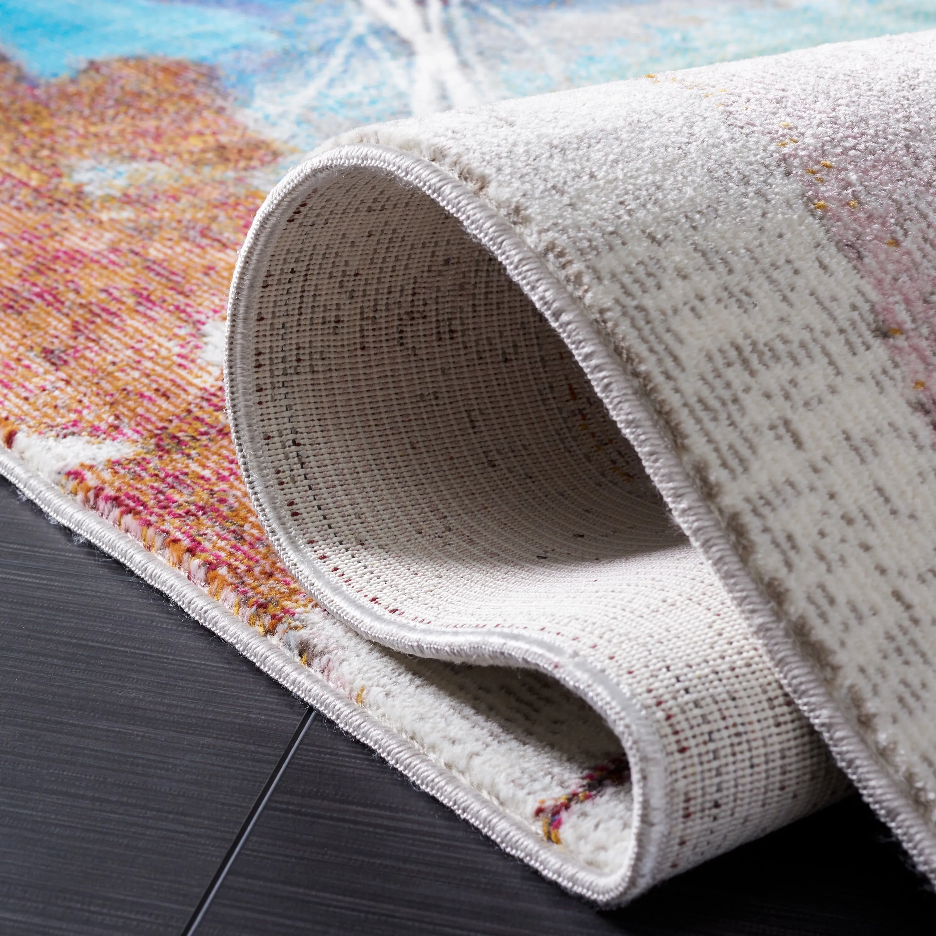 SAFAVIEH Aria Kiwako Modern Abstract Rug