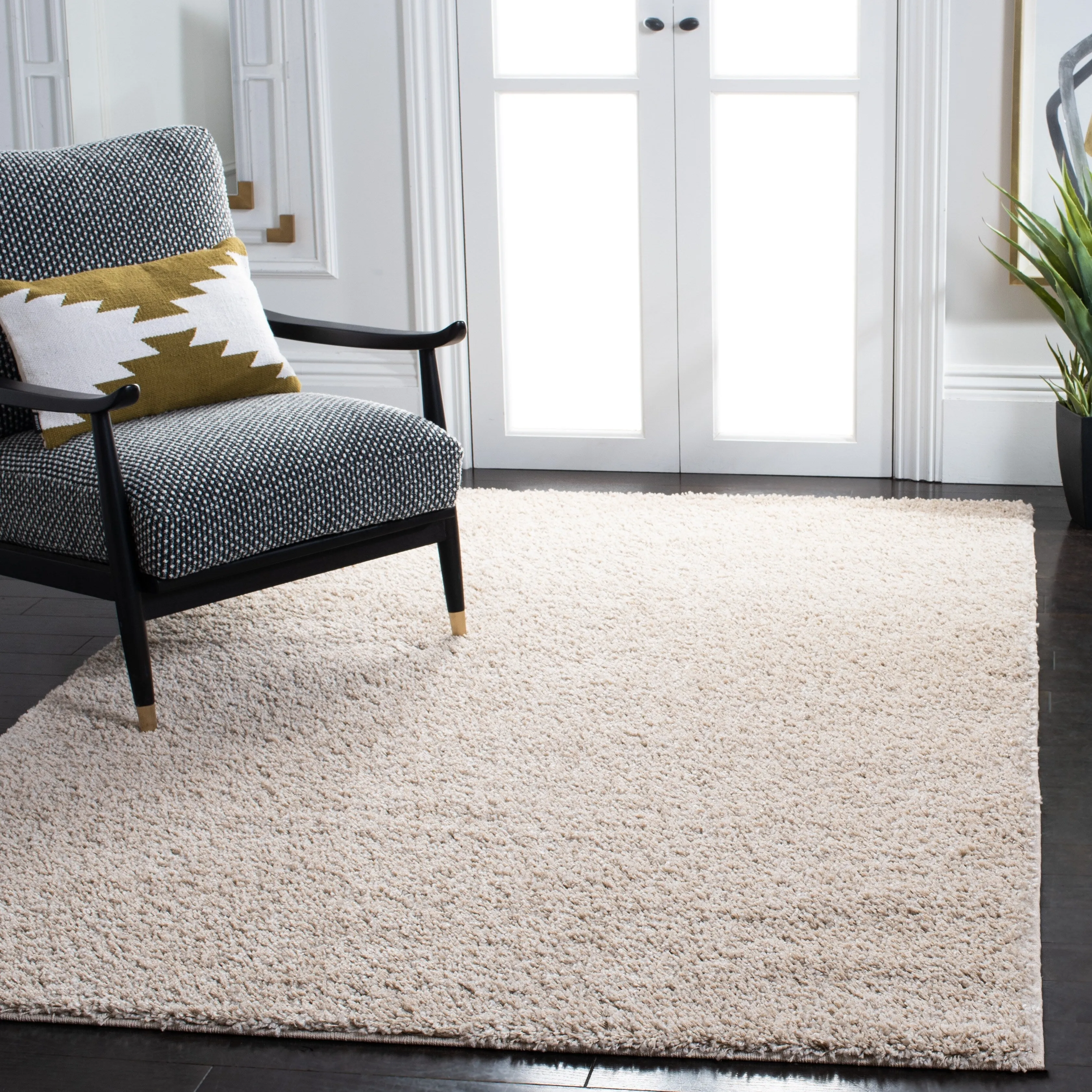 SAFAVIEH Arizona Shag Mechtilde 1.6-inch Thick Rug