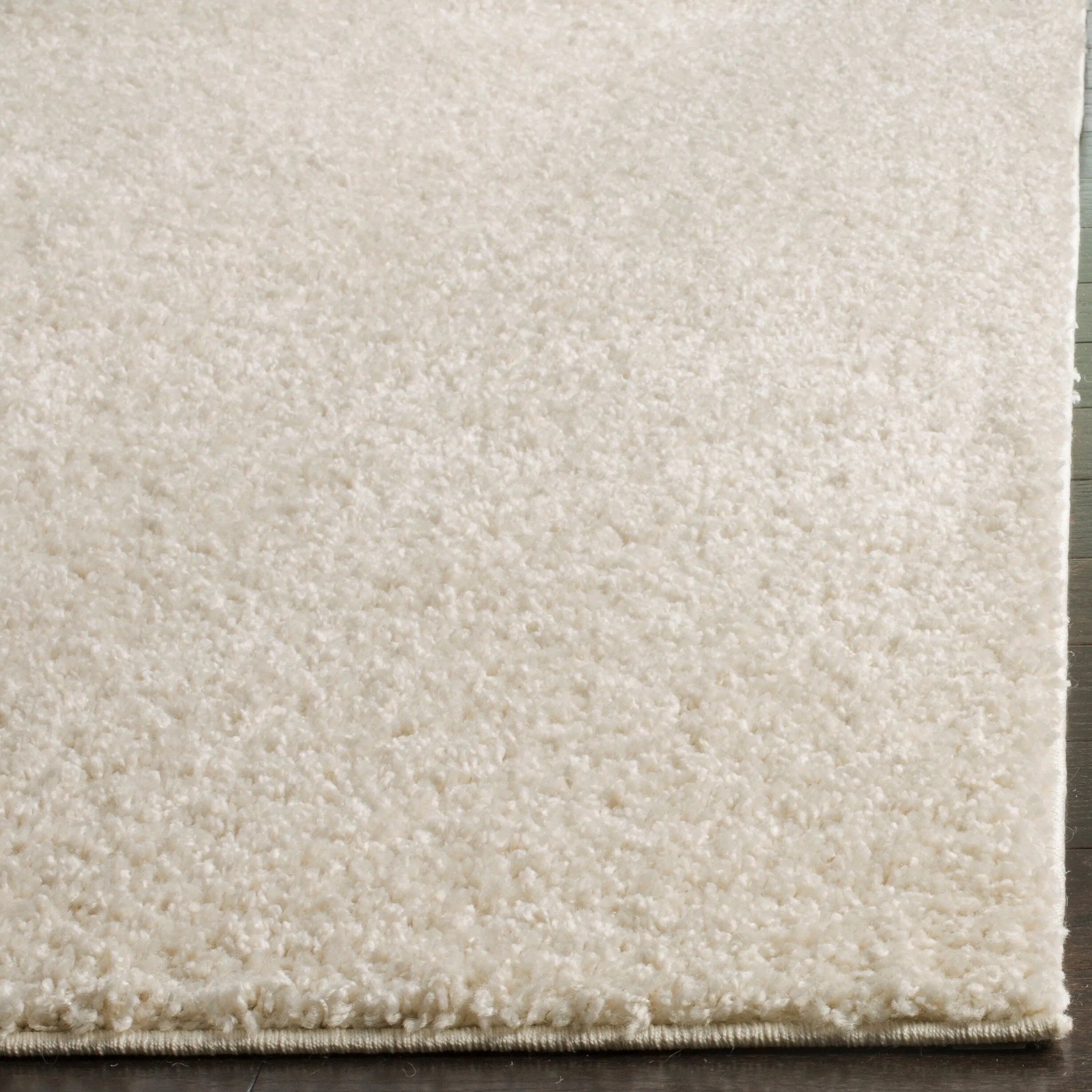 SAFAVIEH Arizona Shag Mechtilde 1.6-inch Thick Rug
