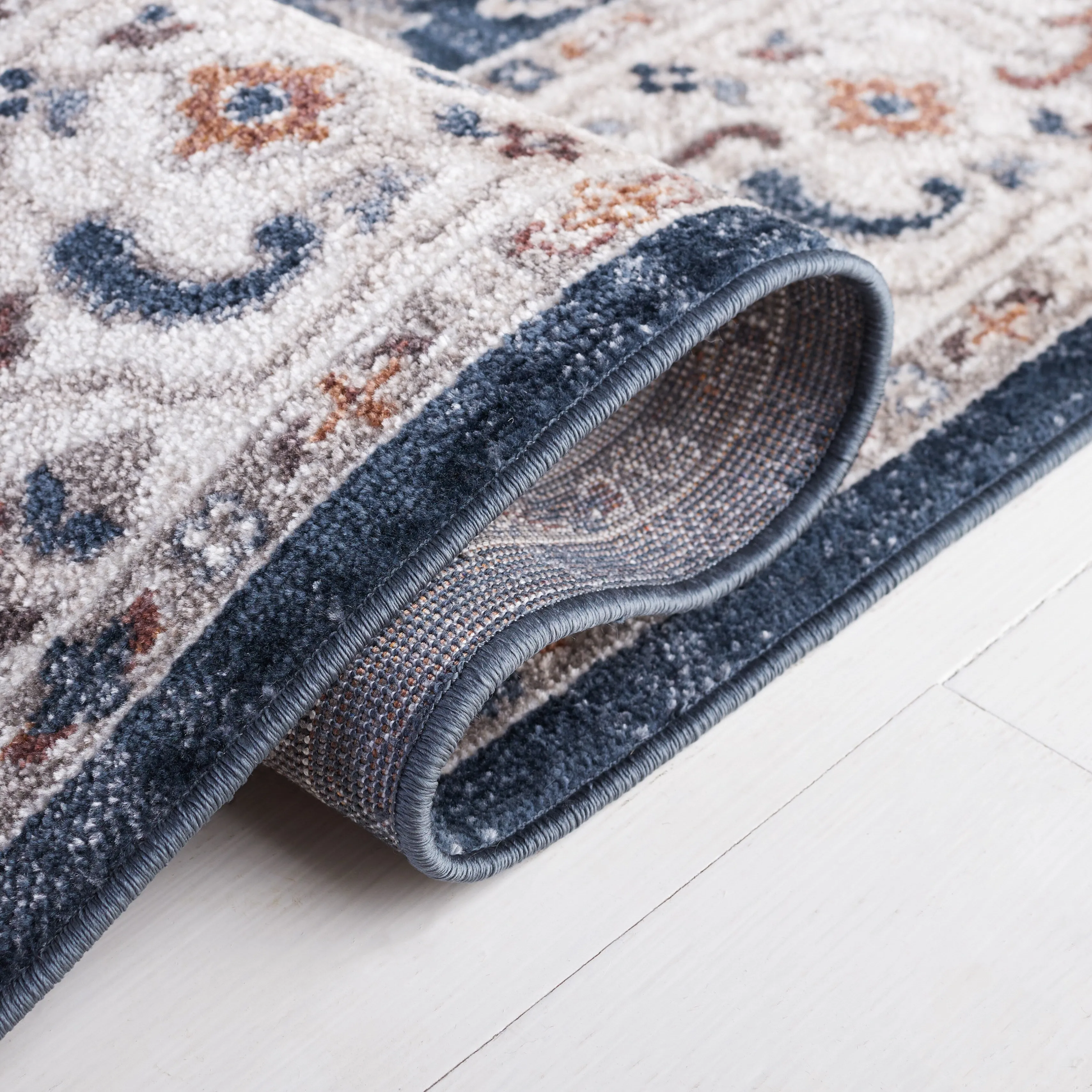 SAFAVIEH Bayside Machine Washable Boel Oriental Rug