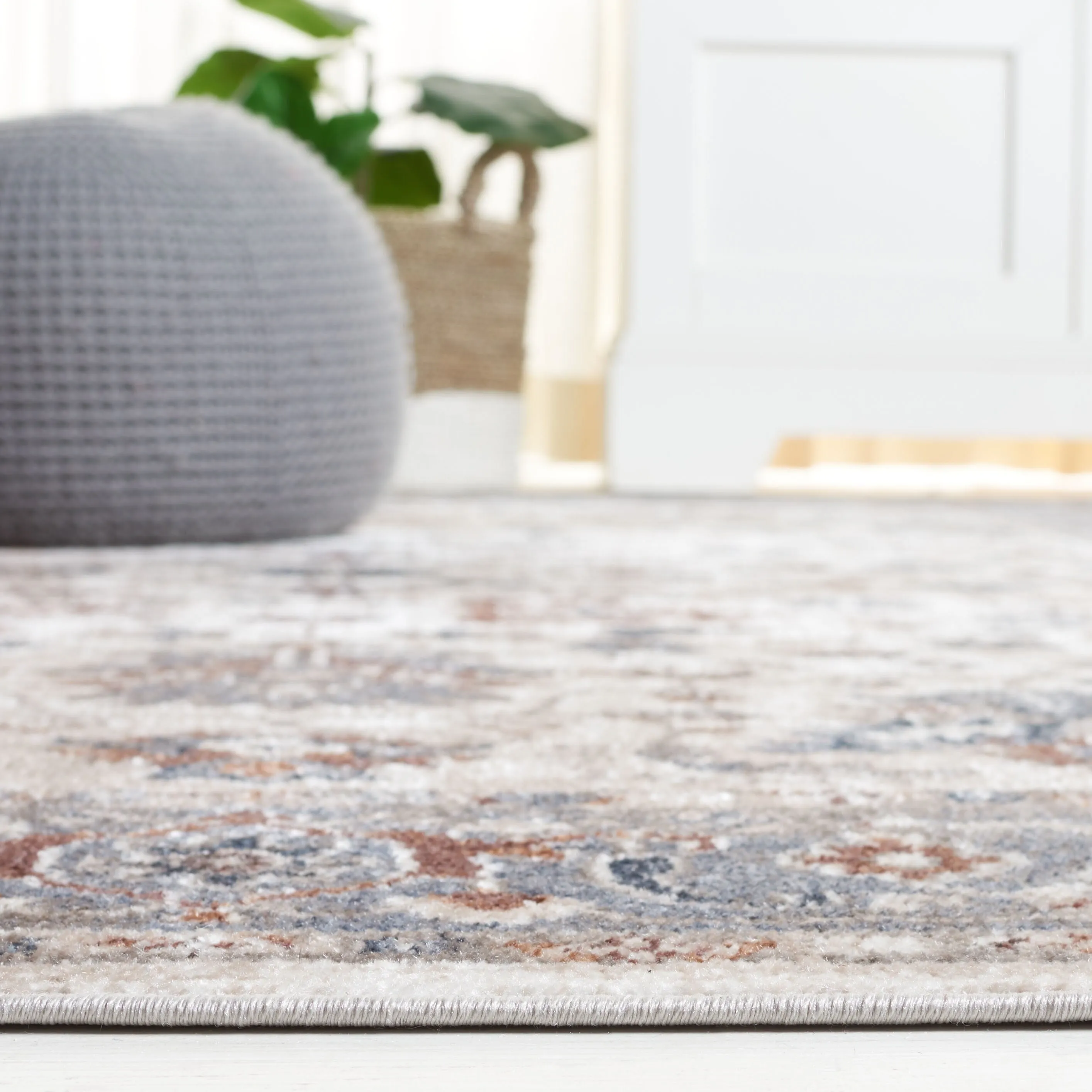 SAFAVIEH Bayside Machine Washable Boel Oriental Rug