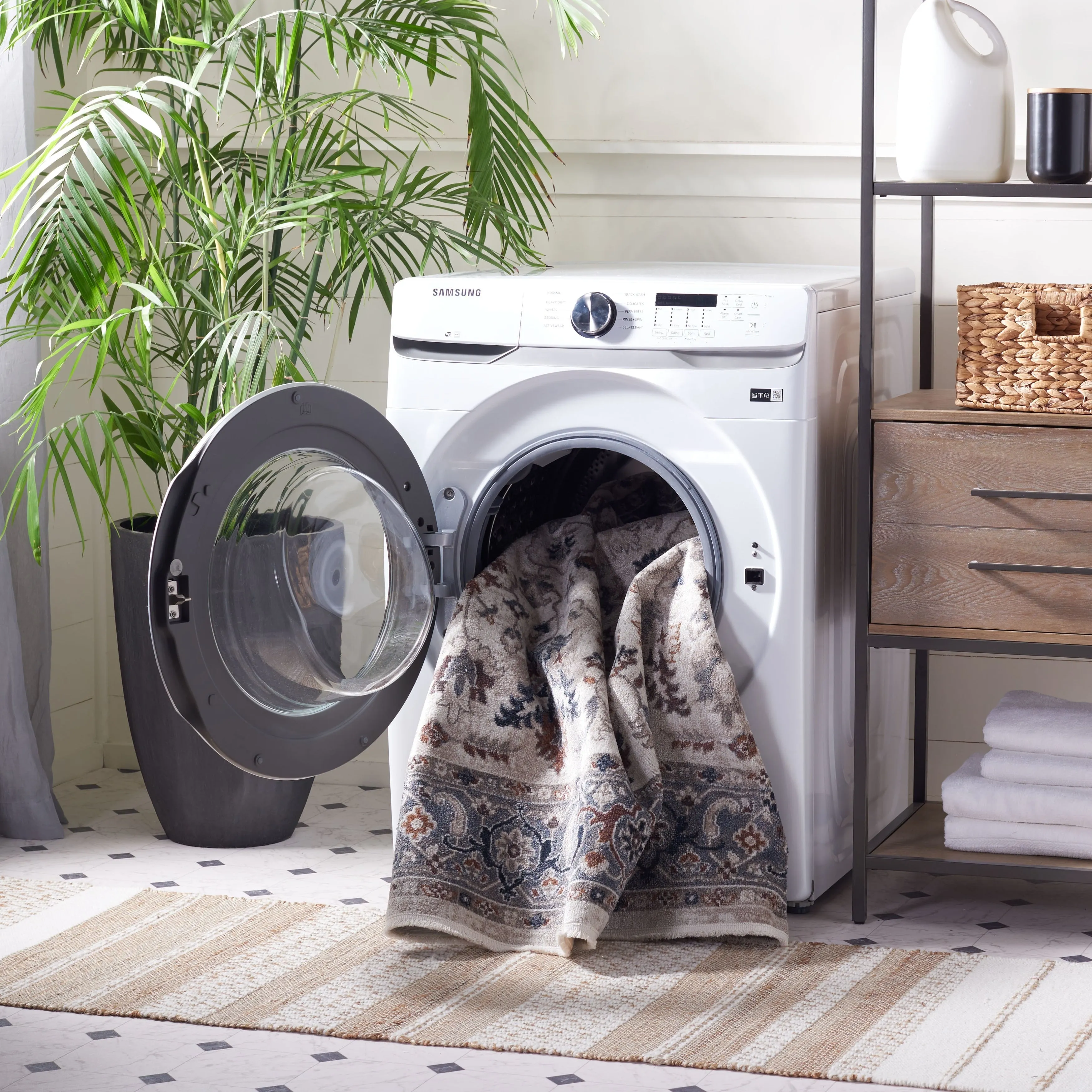 SAFAVIEH Bayside Machine Washable Boel Oriental Rug