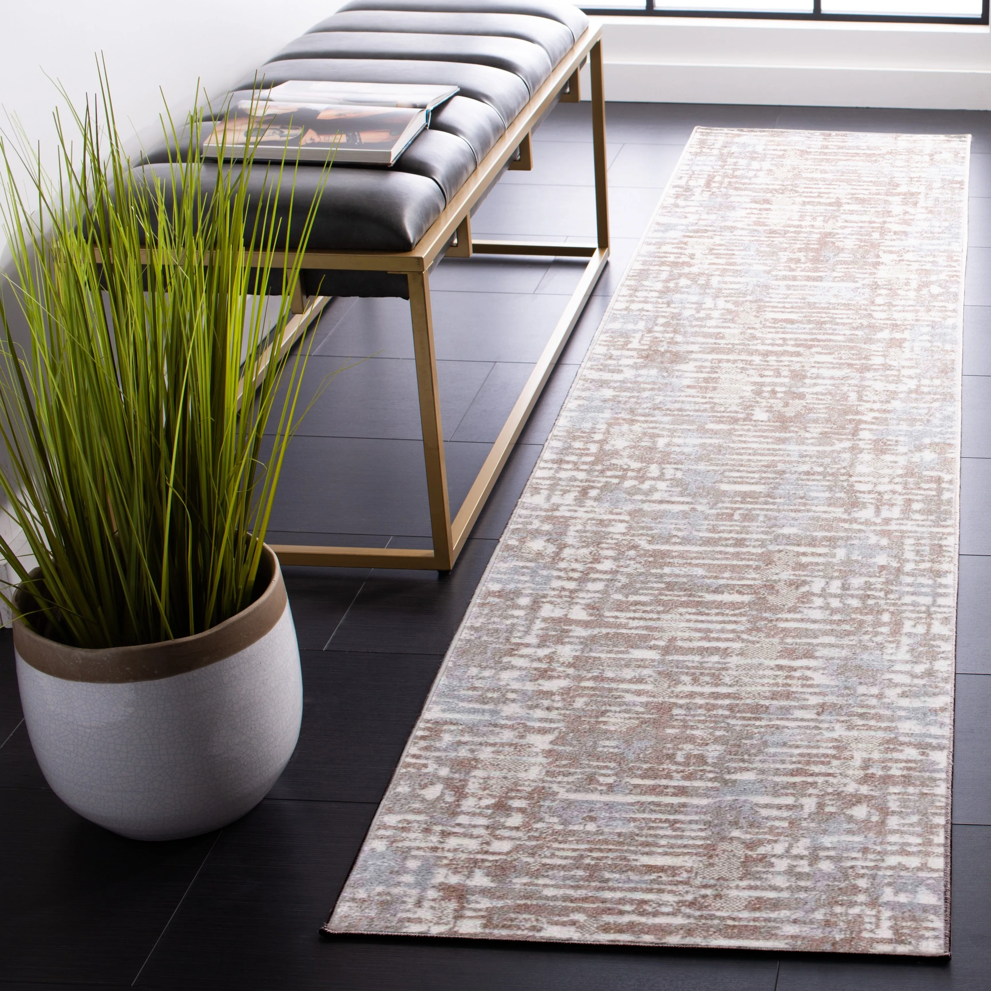 SAFAVIEH Bayside Machine Washable Neshka Modern Abstract Rug