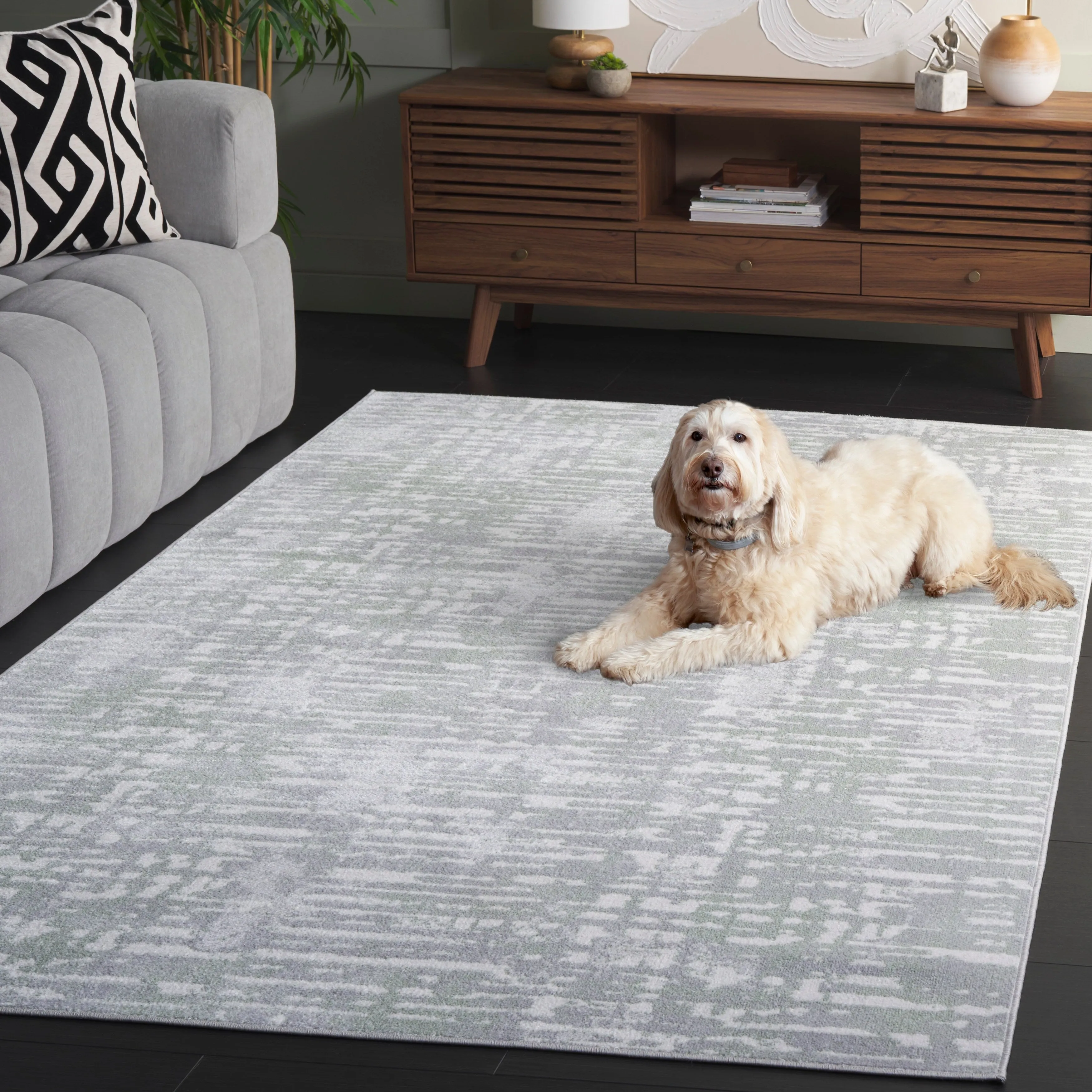 SAFAVIEH Bayside Machine Washable Neshka Modern Abstract Rug