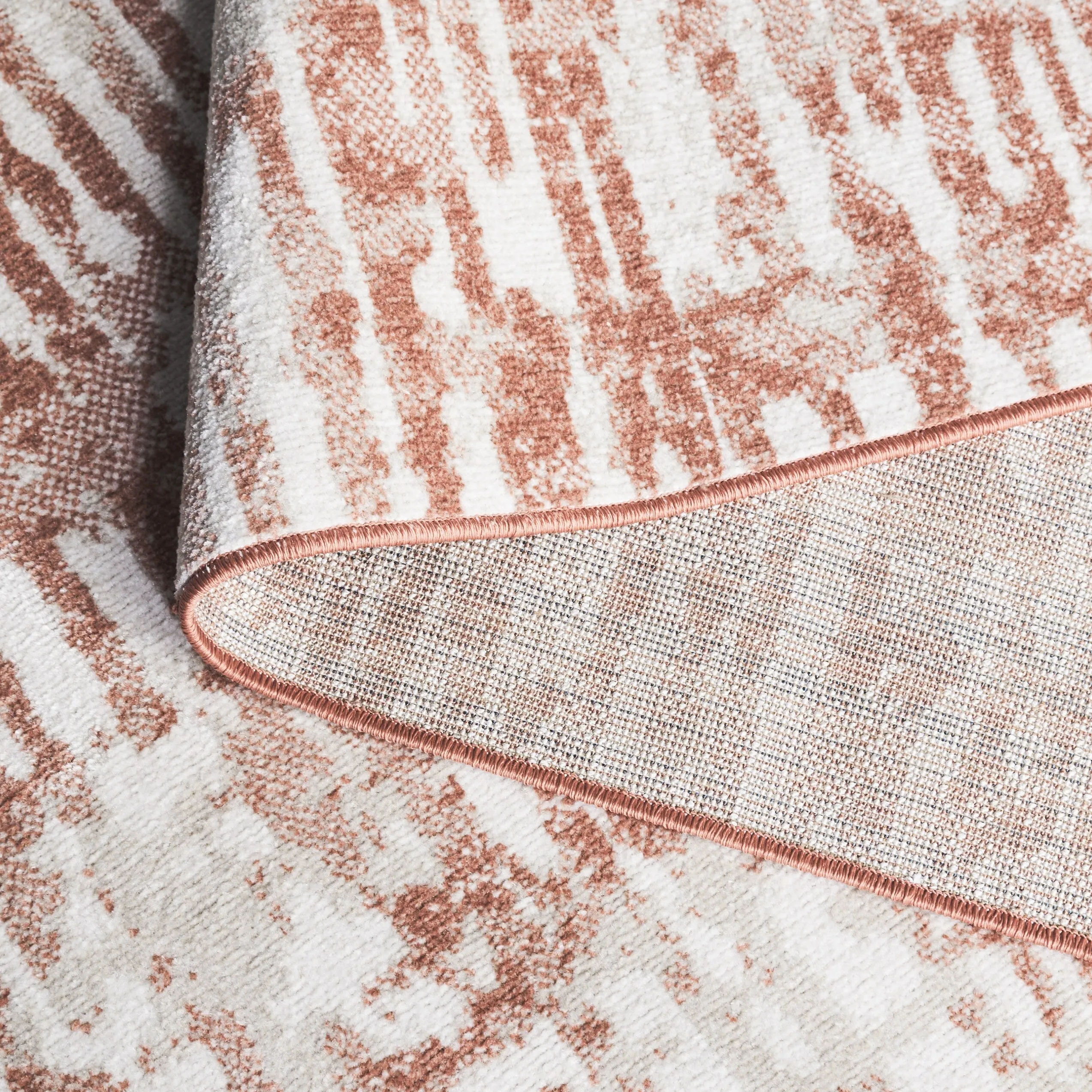 SAFAVIEH Bayside Machine Washable Neshka Modern Abstract Rug