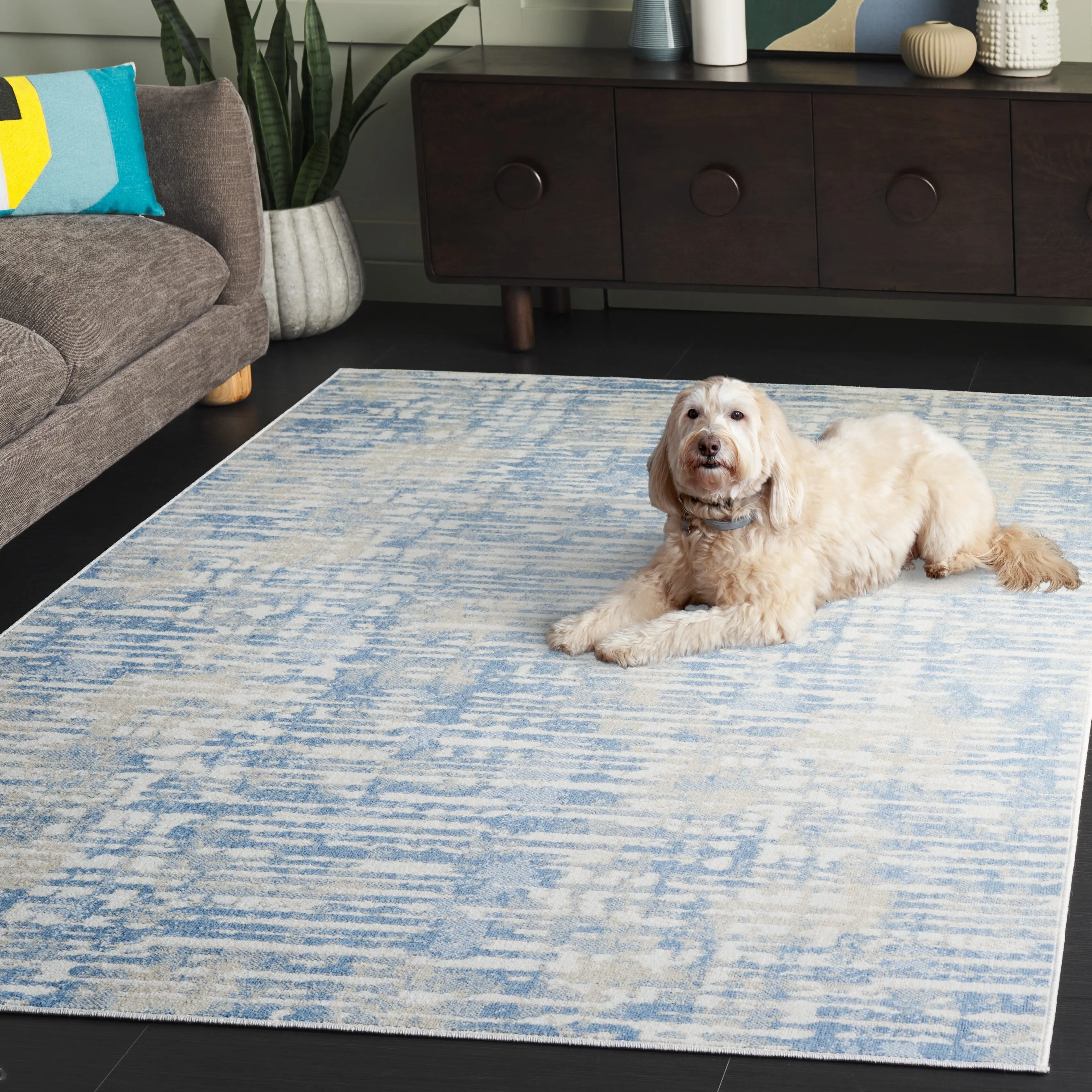 SAFAVIEH Bayside Machine Washable Neshka Modern Abstract Rug