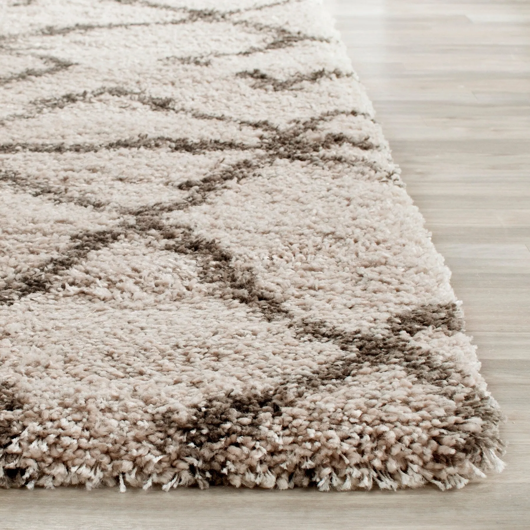 SAFAVIEH Belize Shag Snezana 2-inch Thick Rug