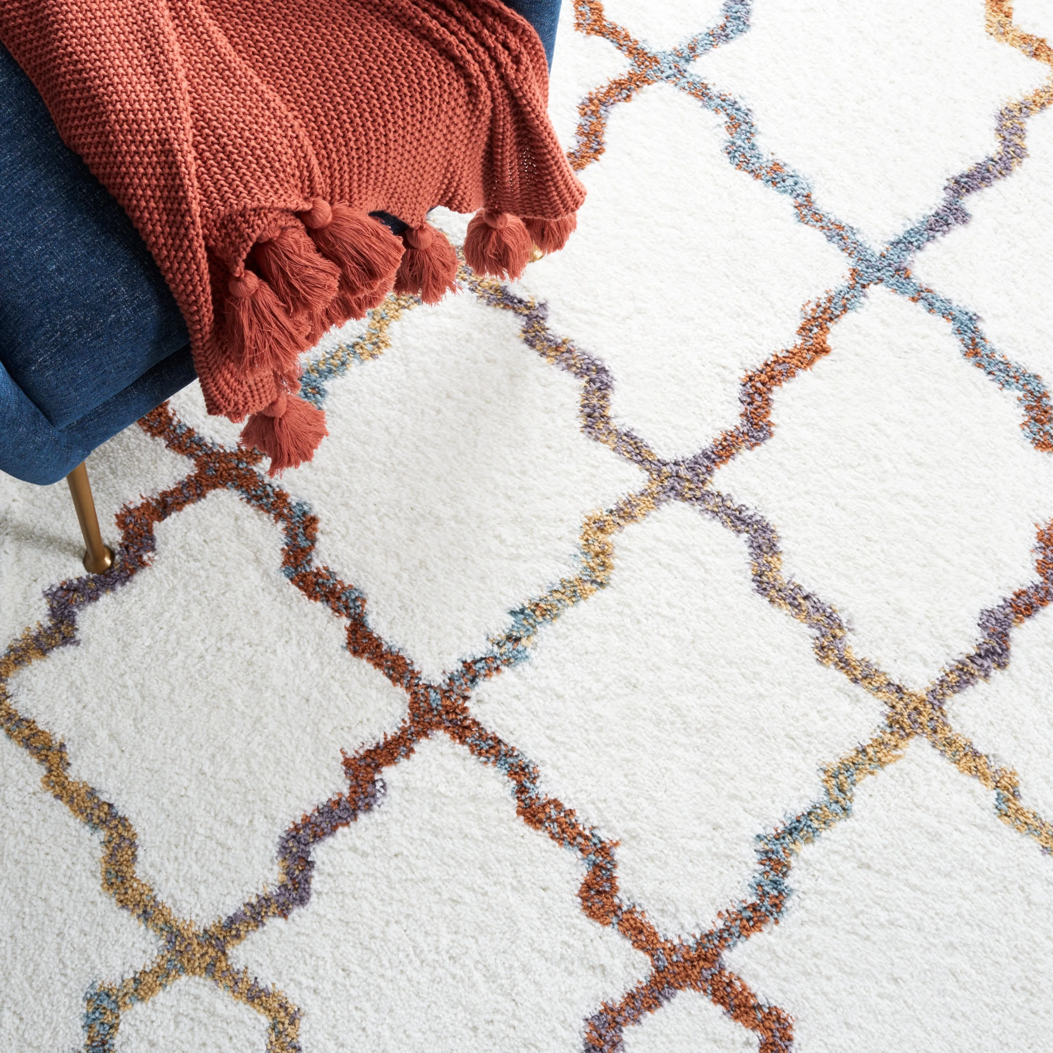 SAFAVIEH Berber Shag Eufrozina Rug