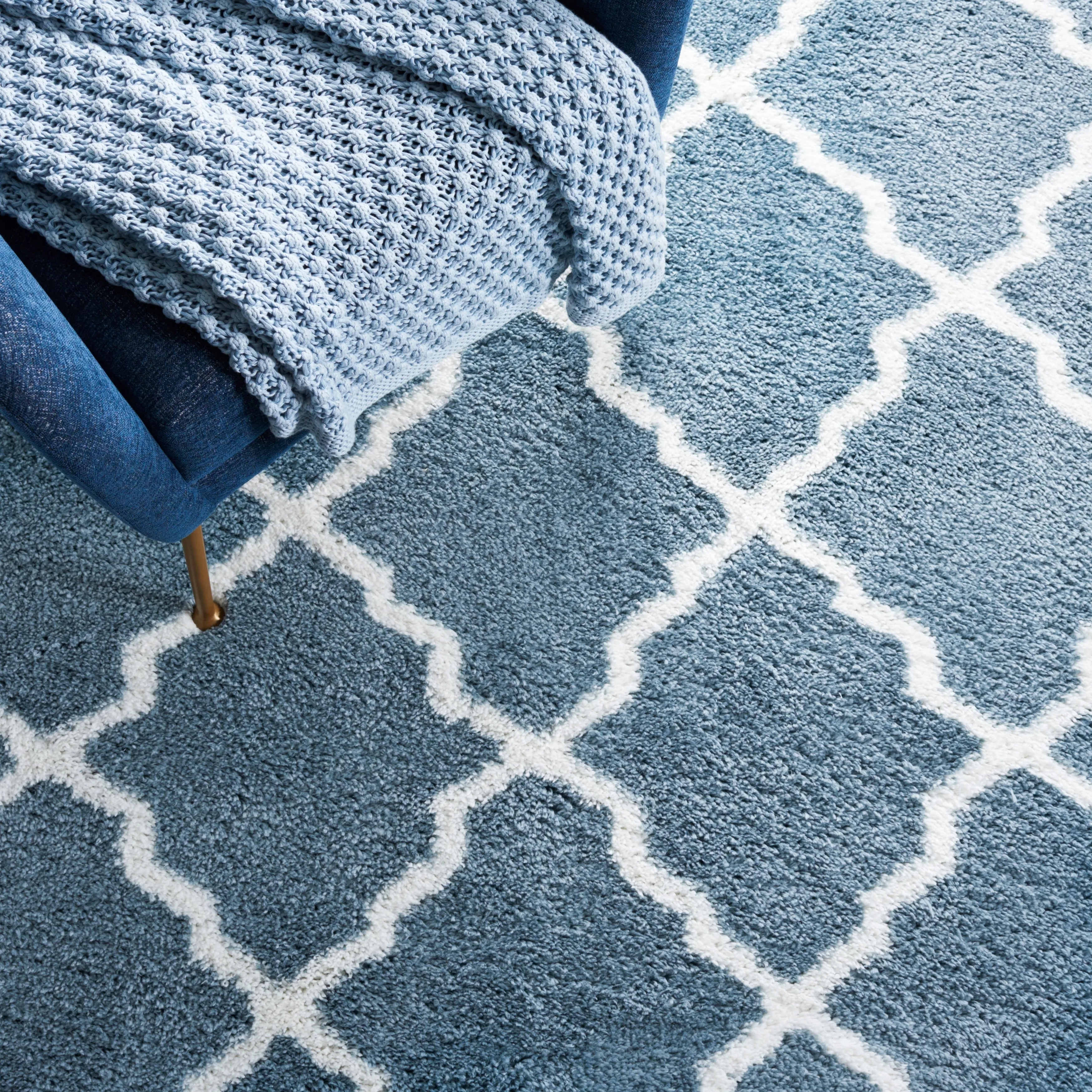 SAFAVIEH Berber Shag Eufrozina Rug