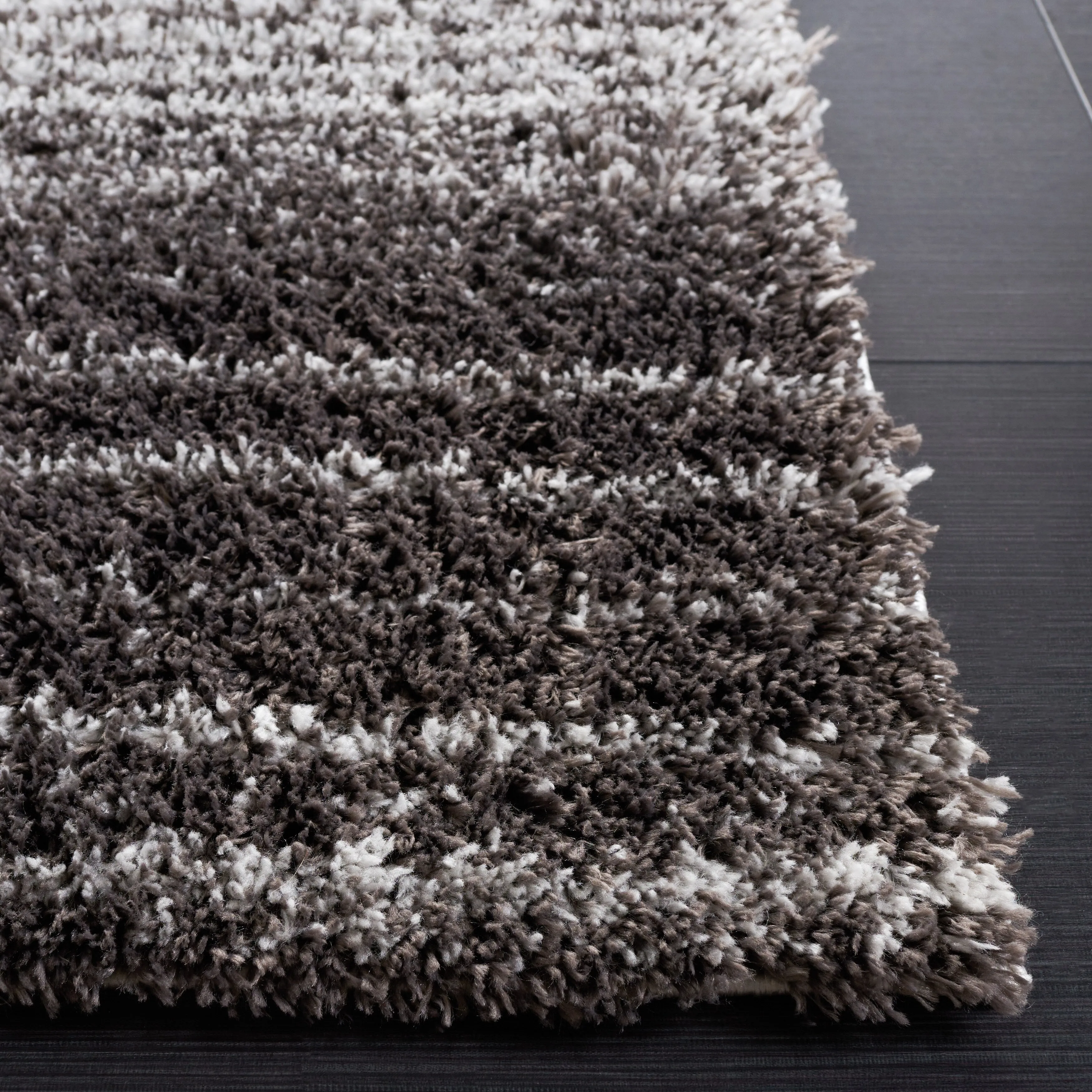 SAFAVIEH Berber Shag Kolya Rug