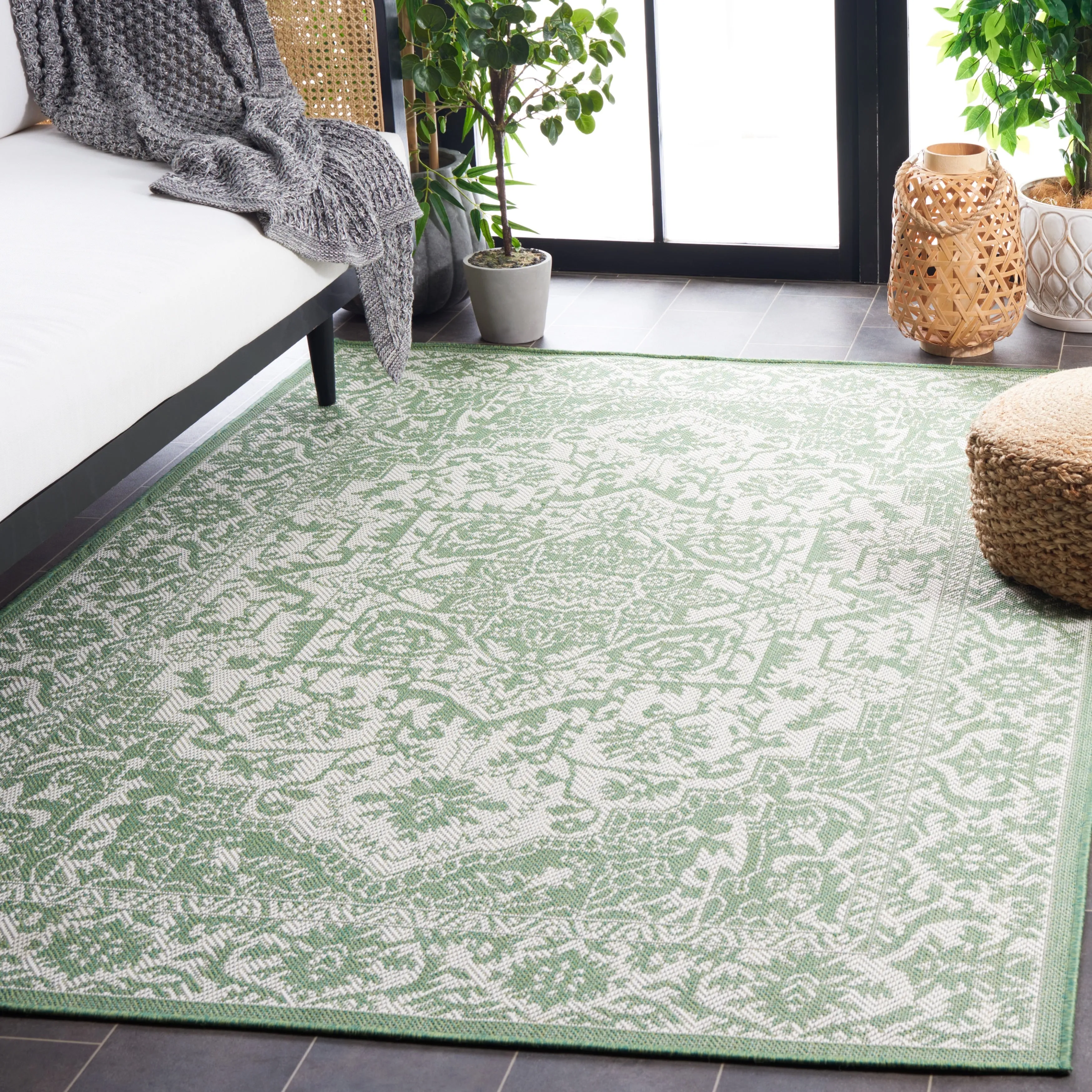 SAFAVIEH Bermuda Bernadien Geometric Indoor/Outdoor Waterproof Rug