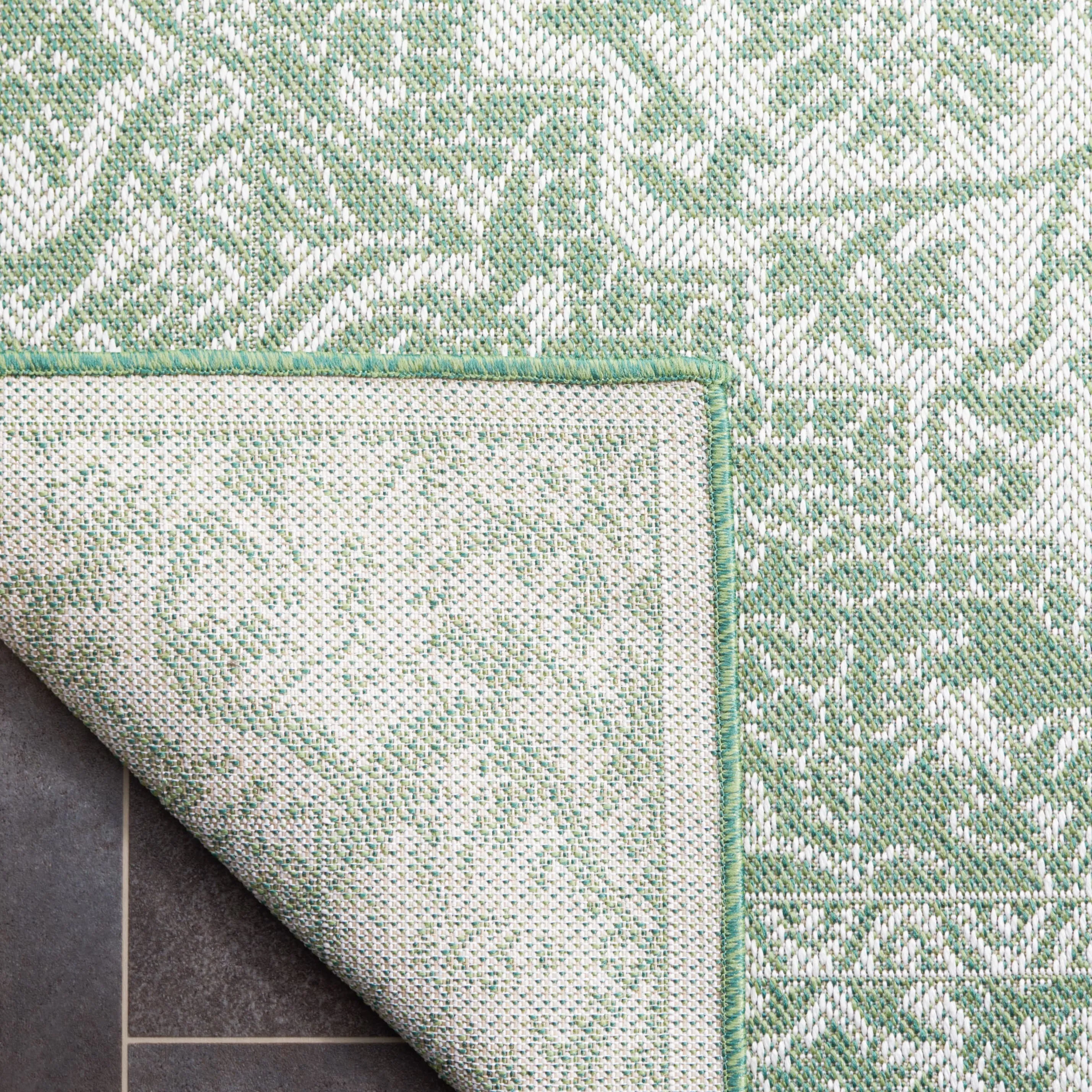 SAFAVIEH Bermuda Bernadien Geometric Indoor/Outdoor Waterproof Rug