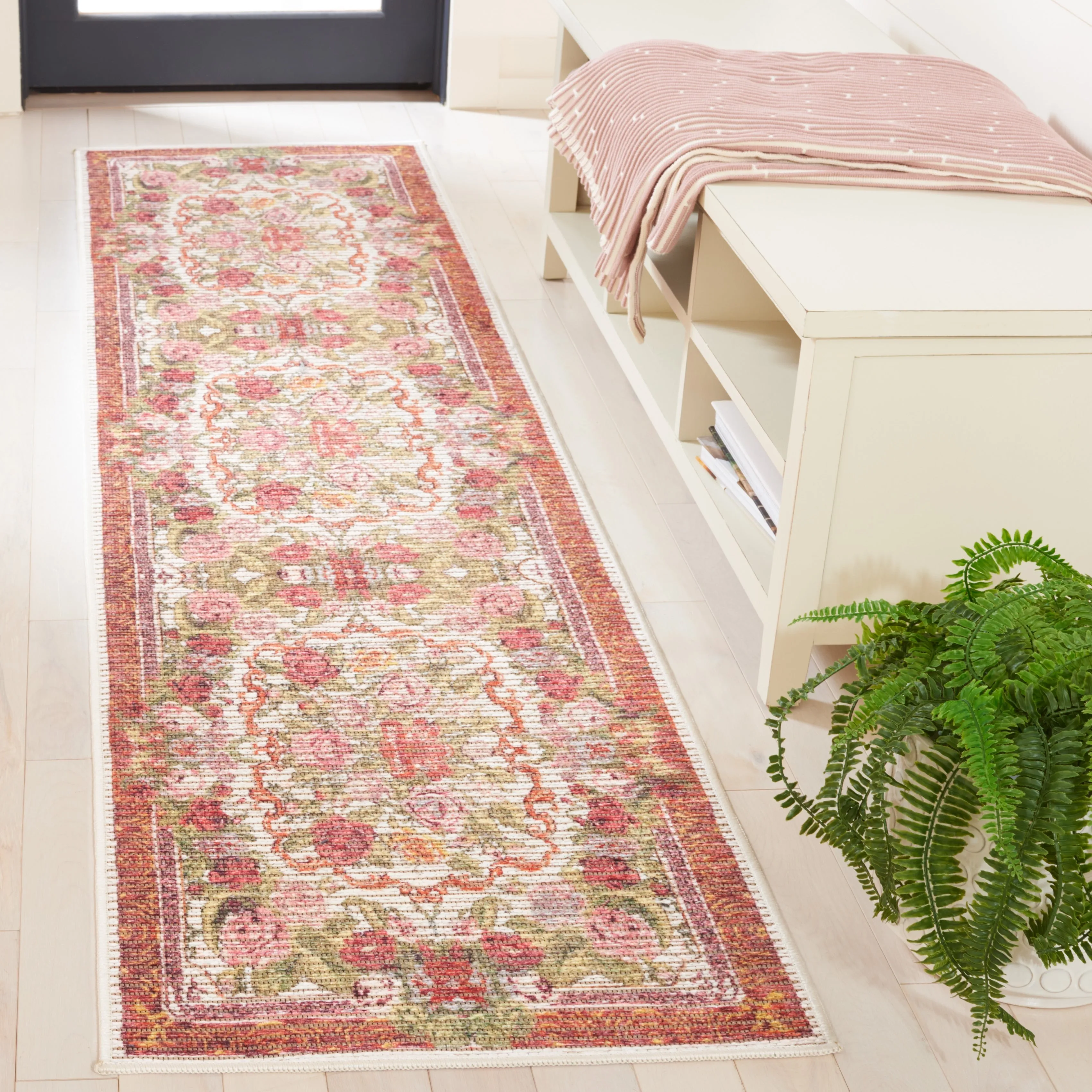 SAFAVIEH Besarabian Machine Washable Jyotsna French Country Rug