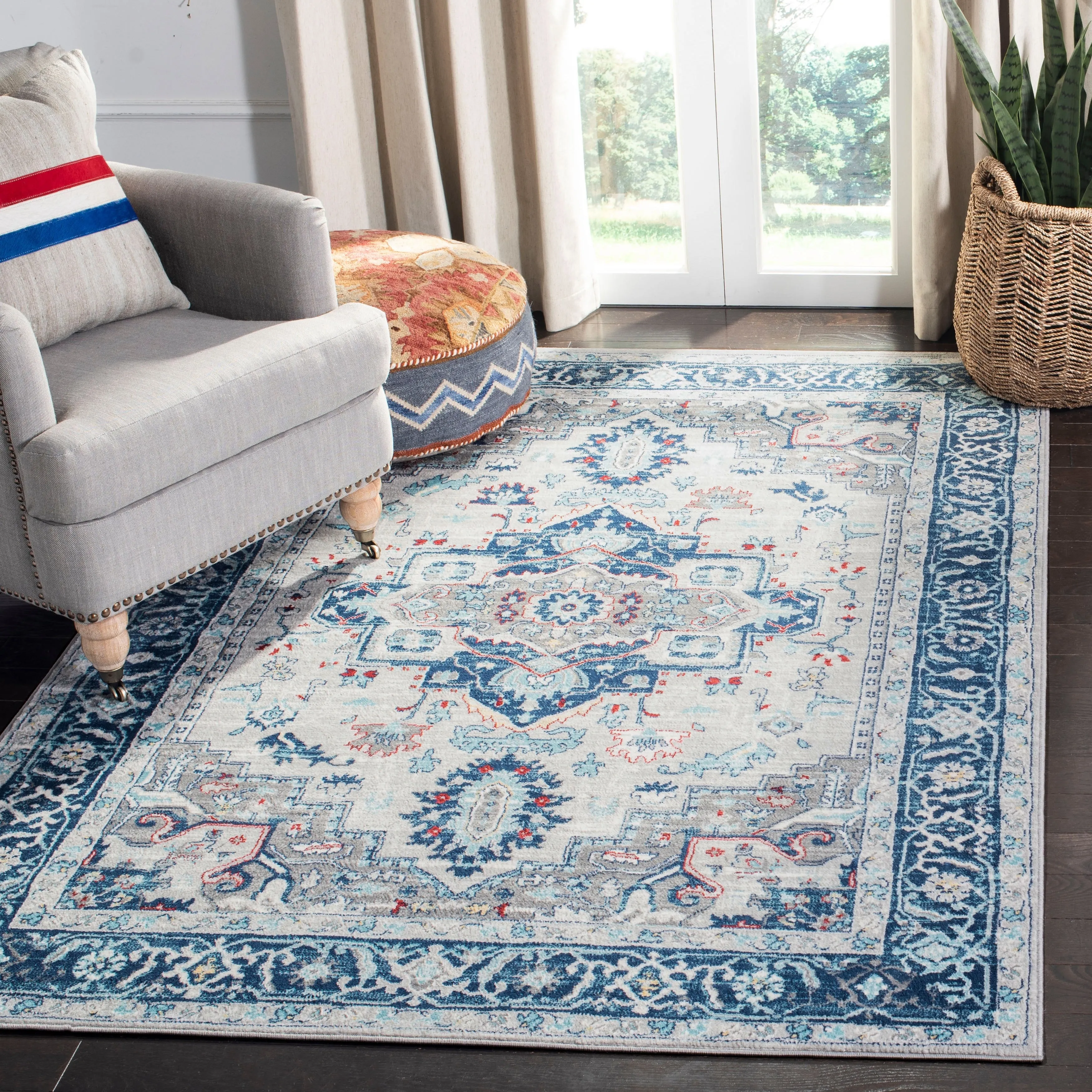 SAFAVIEH Brentwood Essie Traditional Light Grey / Blue Rug