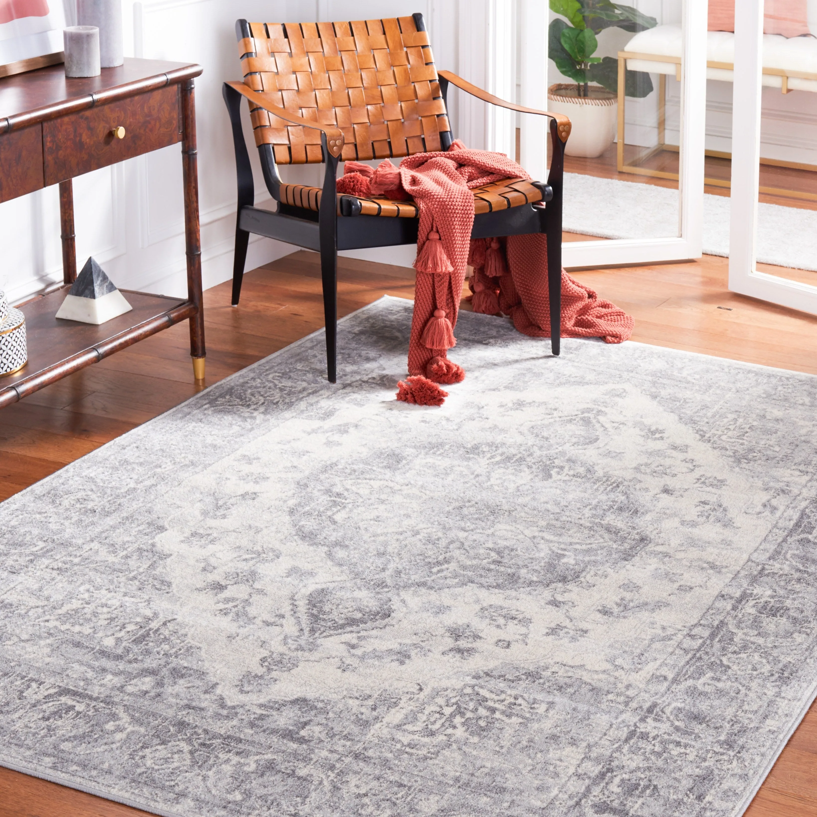 SAFAVIEH Brentwood Kobra Oriental Medallion Rug