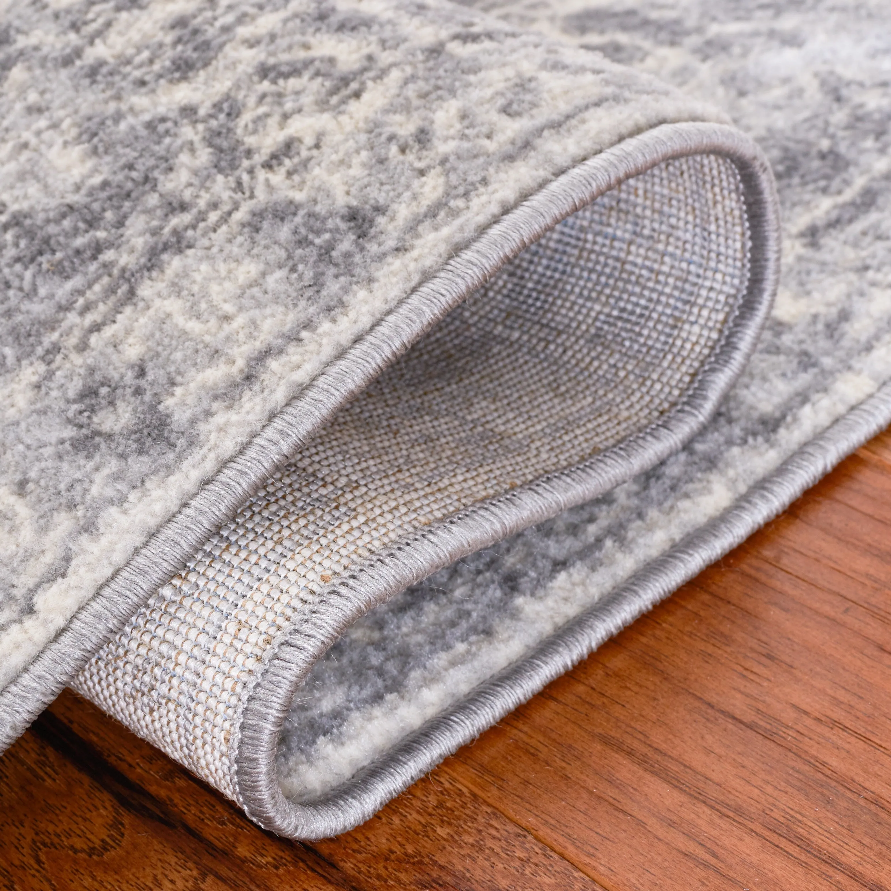 SAFAVIEH Brentwood Kobra Oriental Medallion Rug
