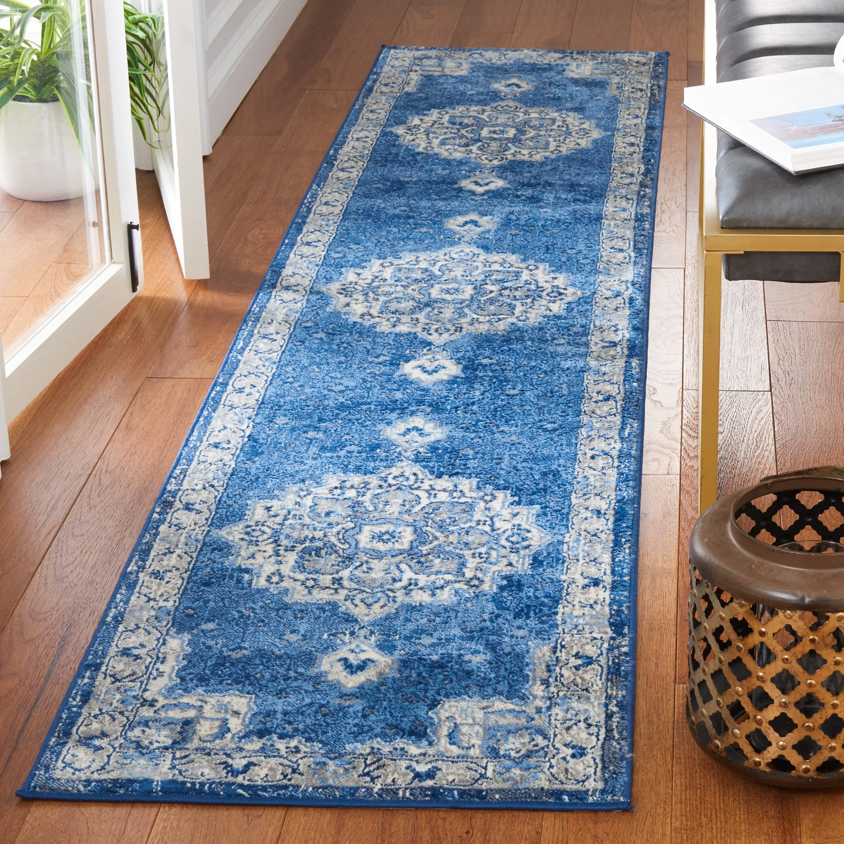 SAFAVIEH Brentwood Taisi Traditional Rug