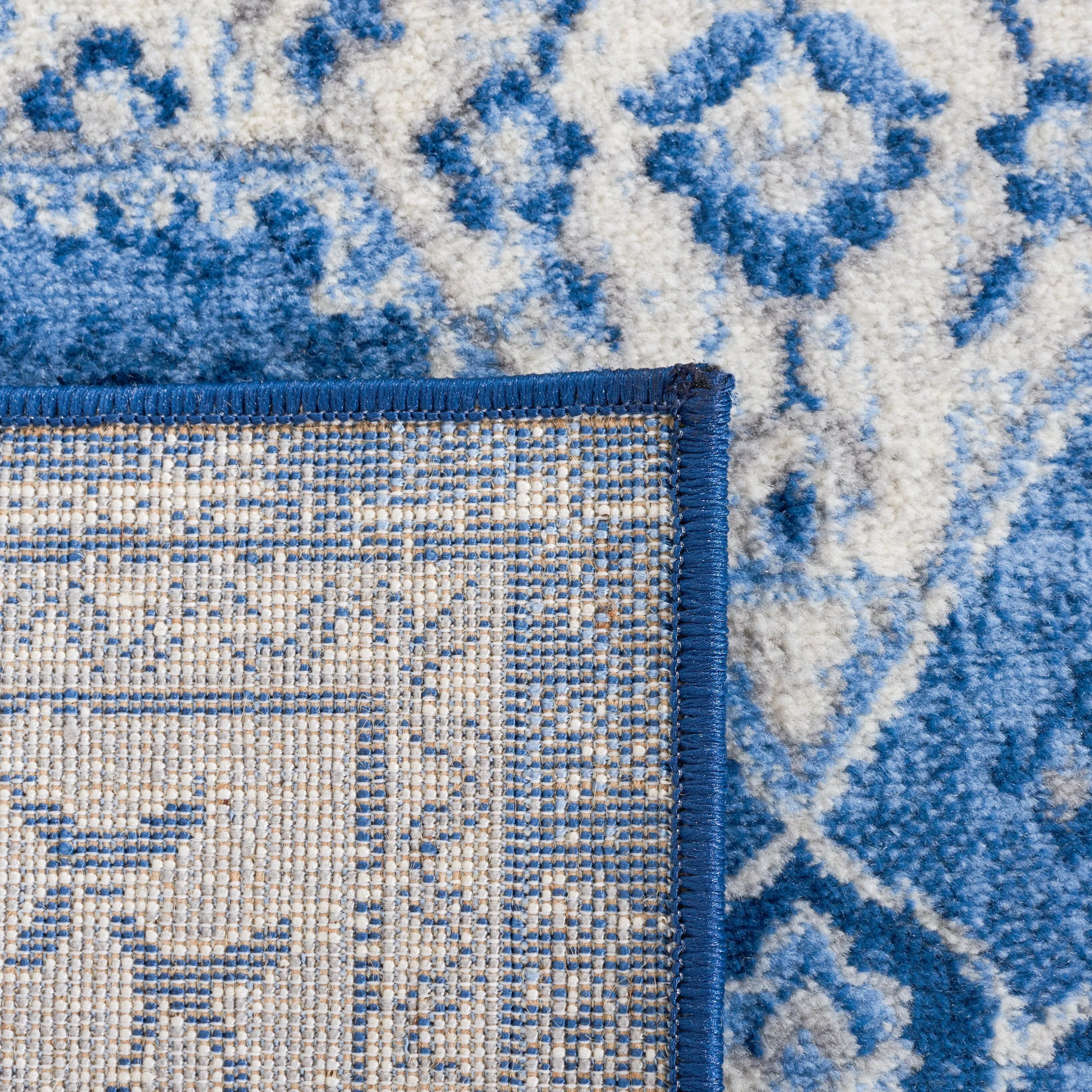 SAFAVIEH Brentwood Taisi Traditional Rug