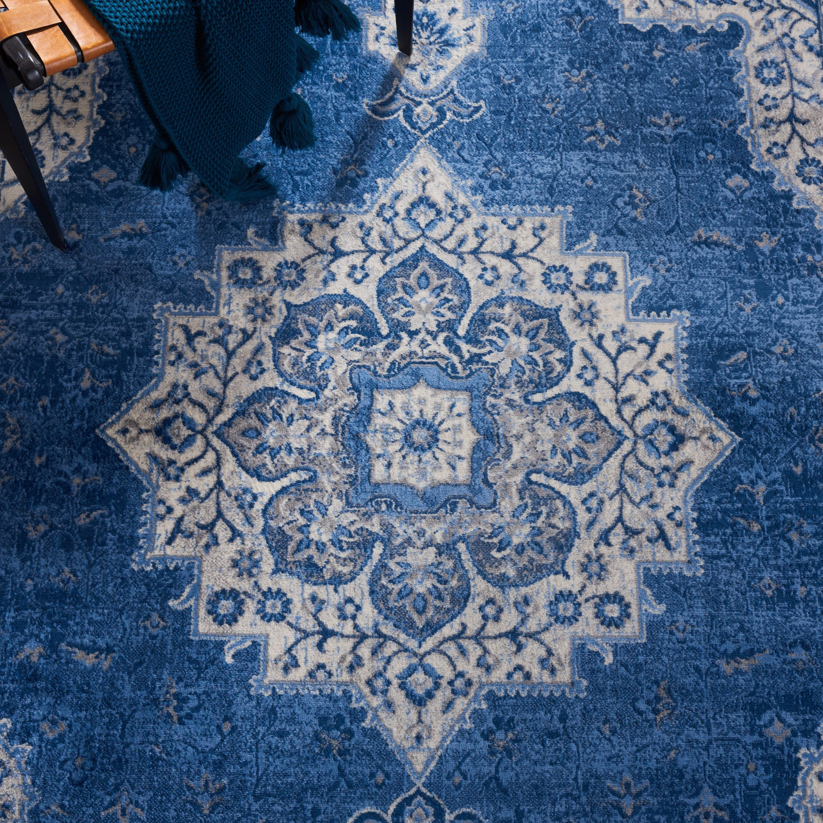 SAFAVIEH Brentwood Taisi Traditional Rug