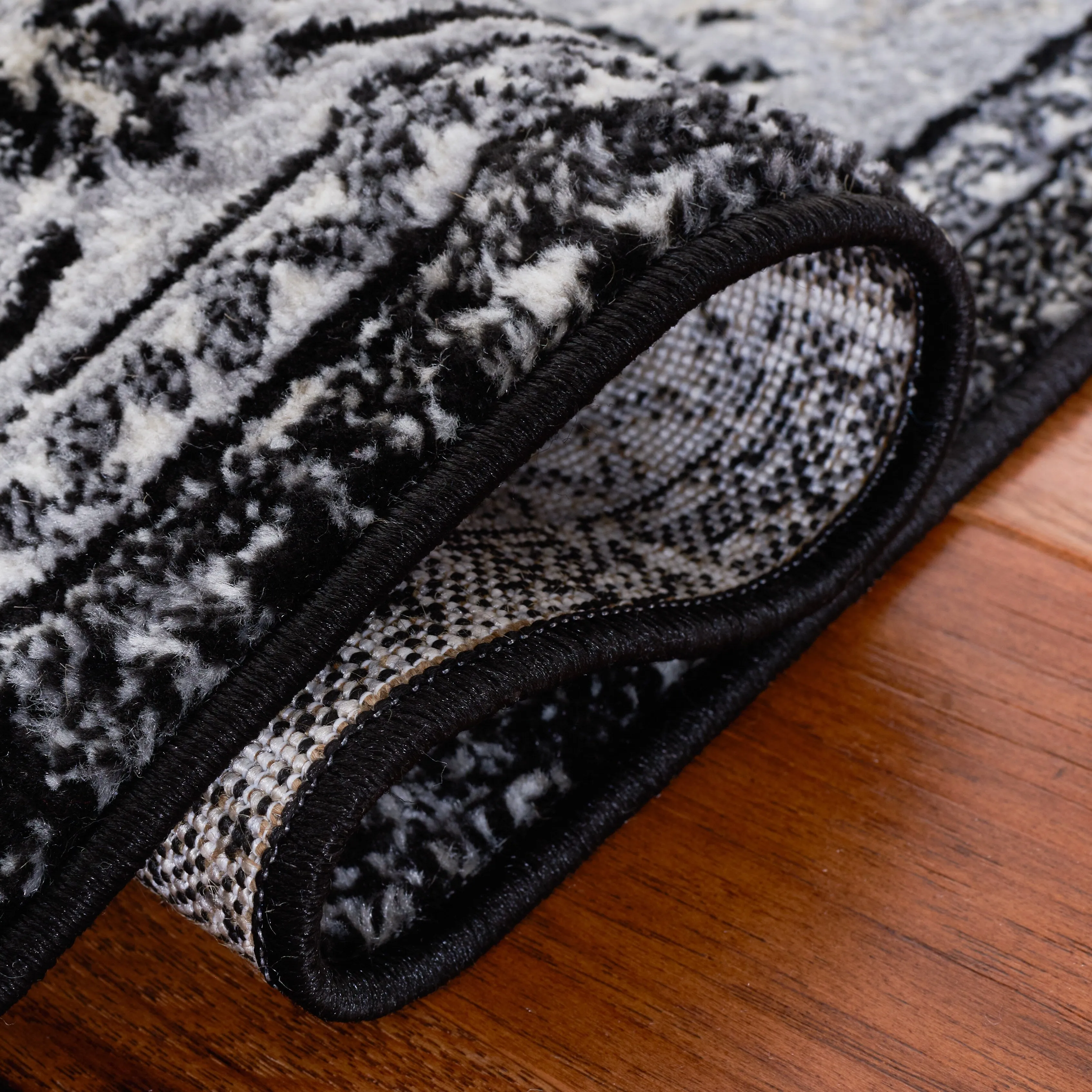 SAFAVIEH Brentwood Taisi Traditional Rug