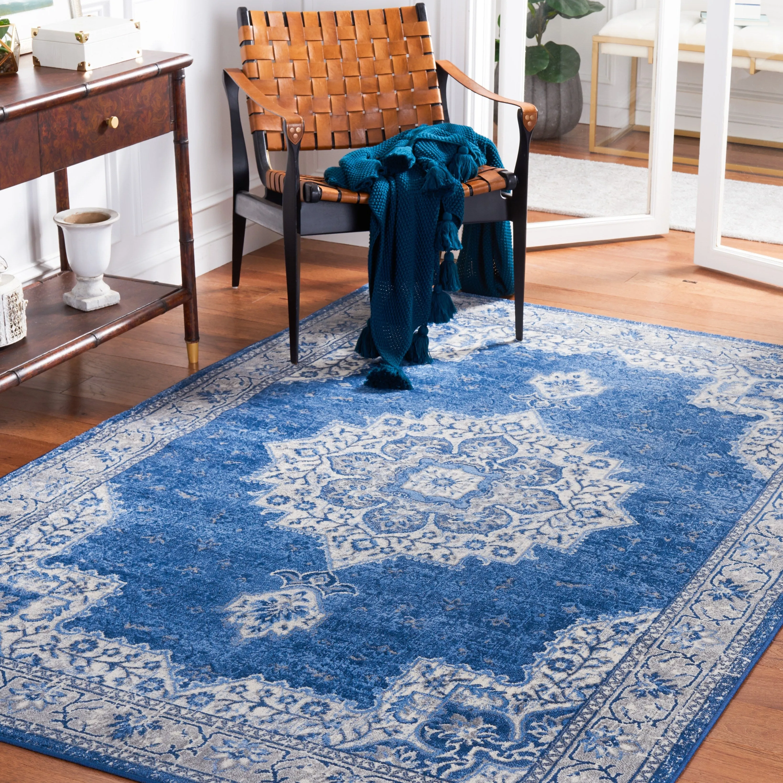 SAFAVIEH Brentwood Taisi Traditional Rug