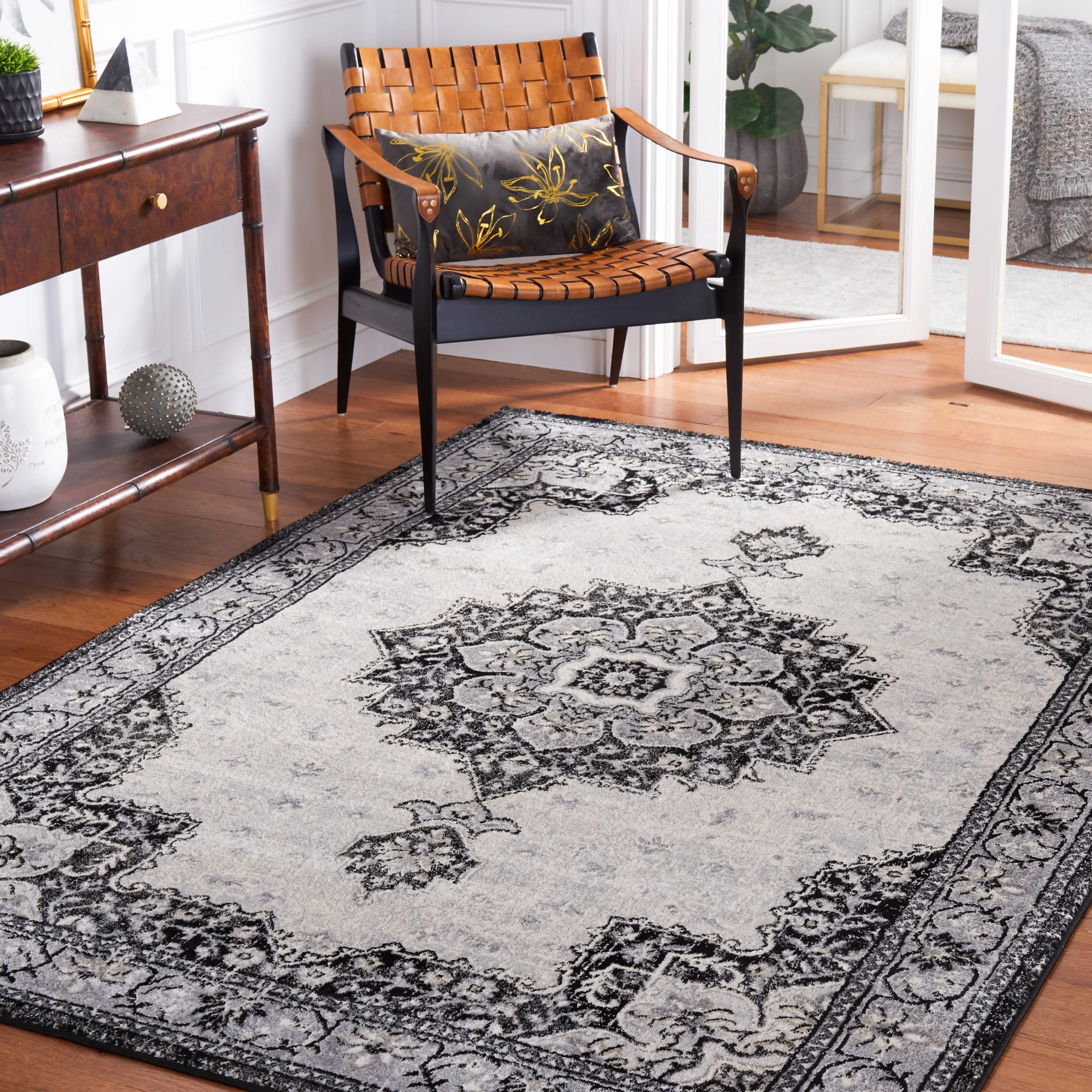 SAFAVIEH Brentwood Taisi Traditional Rug