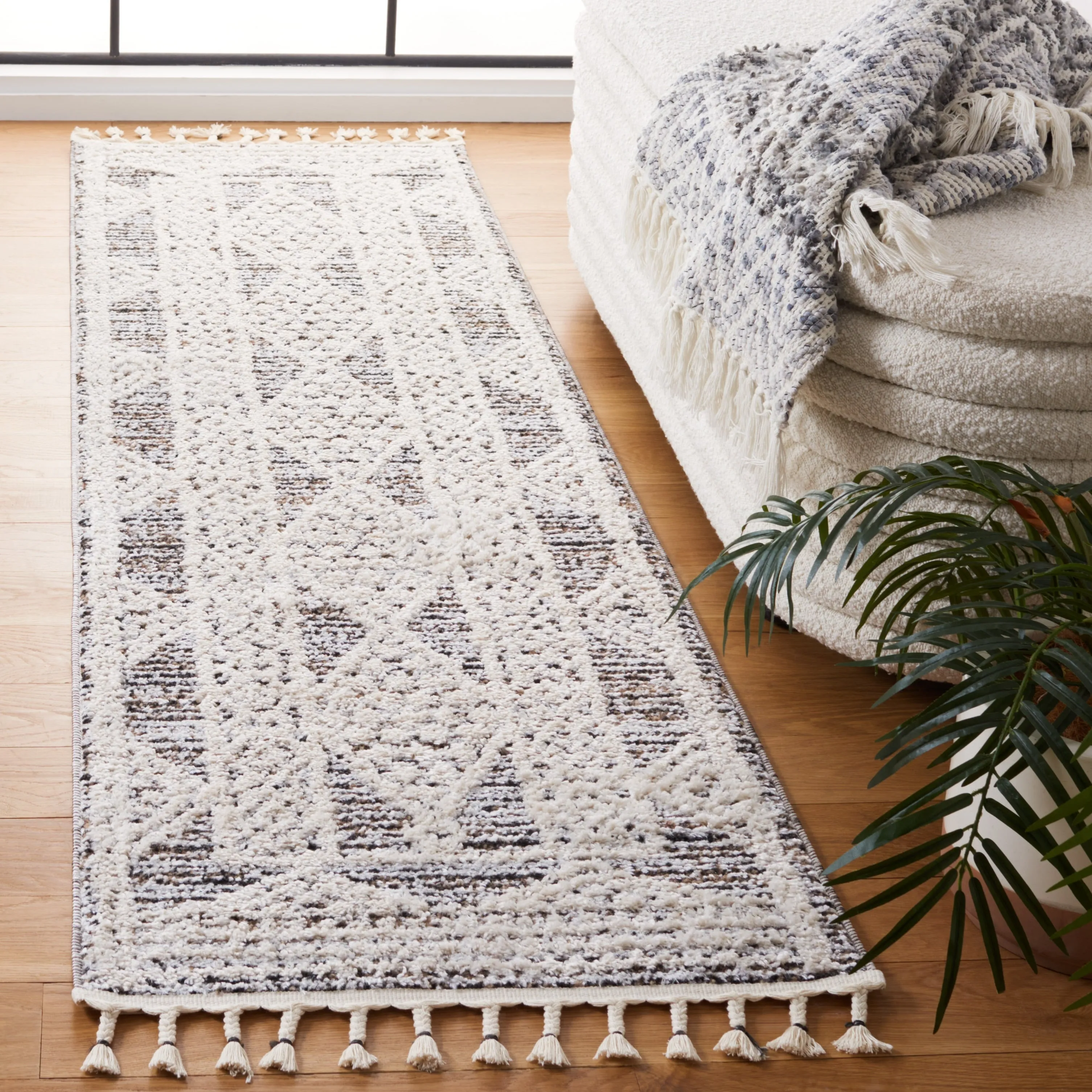SAFAVIEH Chapel Maguy Moroccan Boho Rug