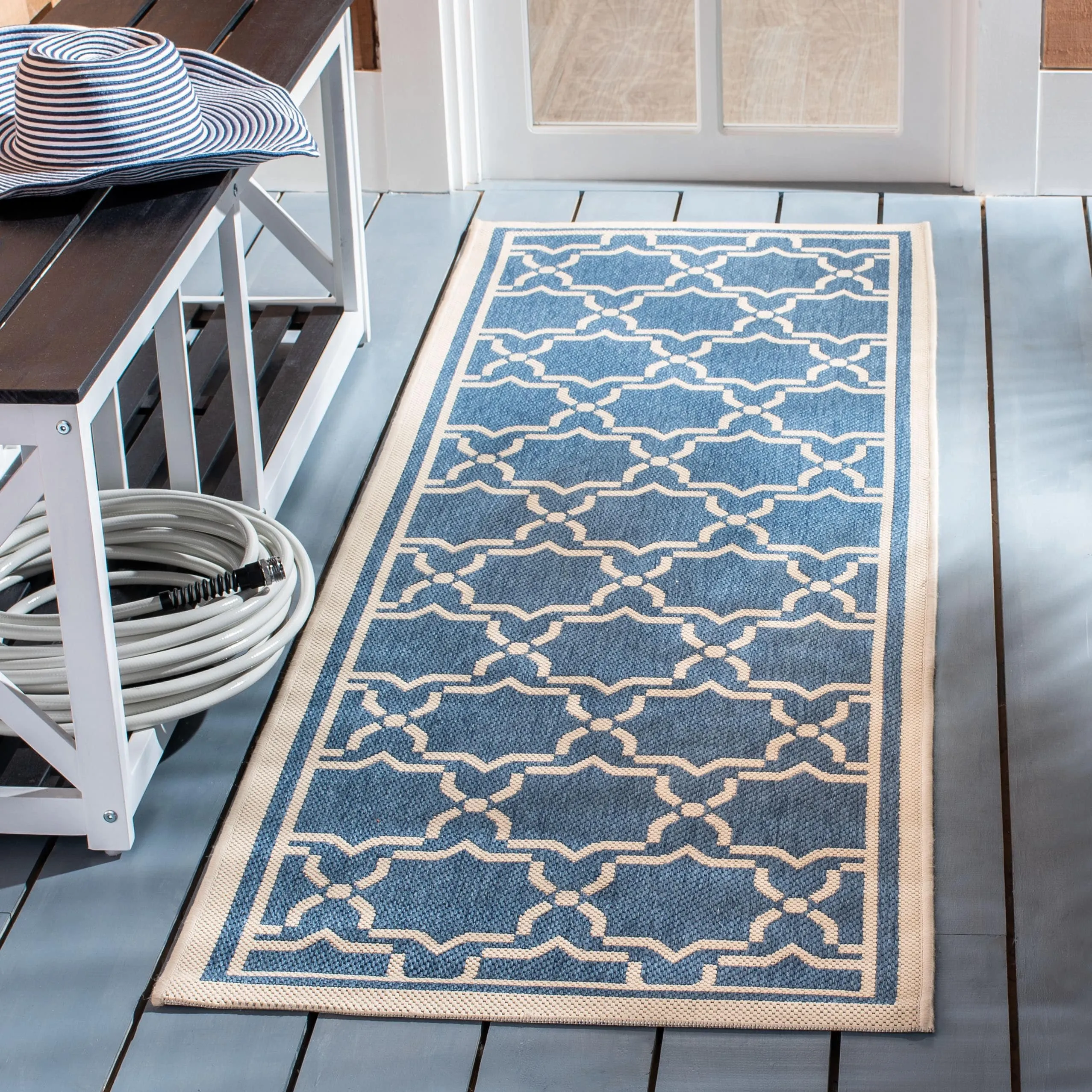 SAFAVIEH Courtyard Gulsin Indoor/ Outdoor Waterproof Patio Backyard Rug