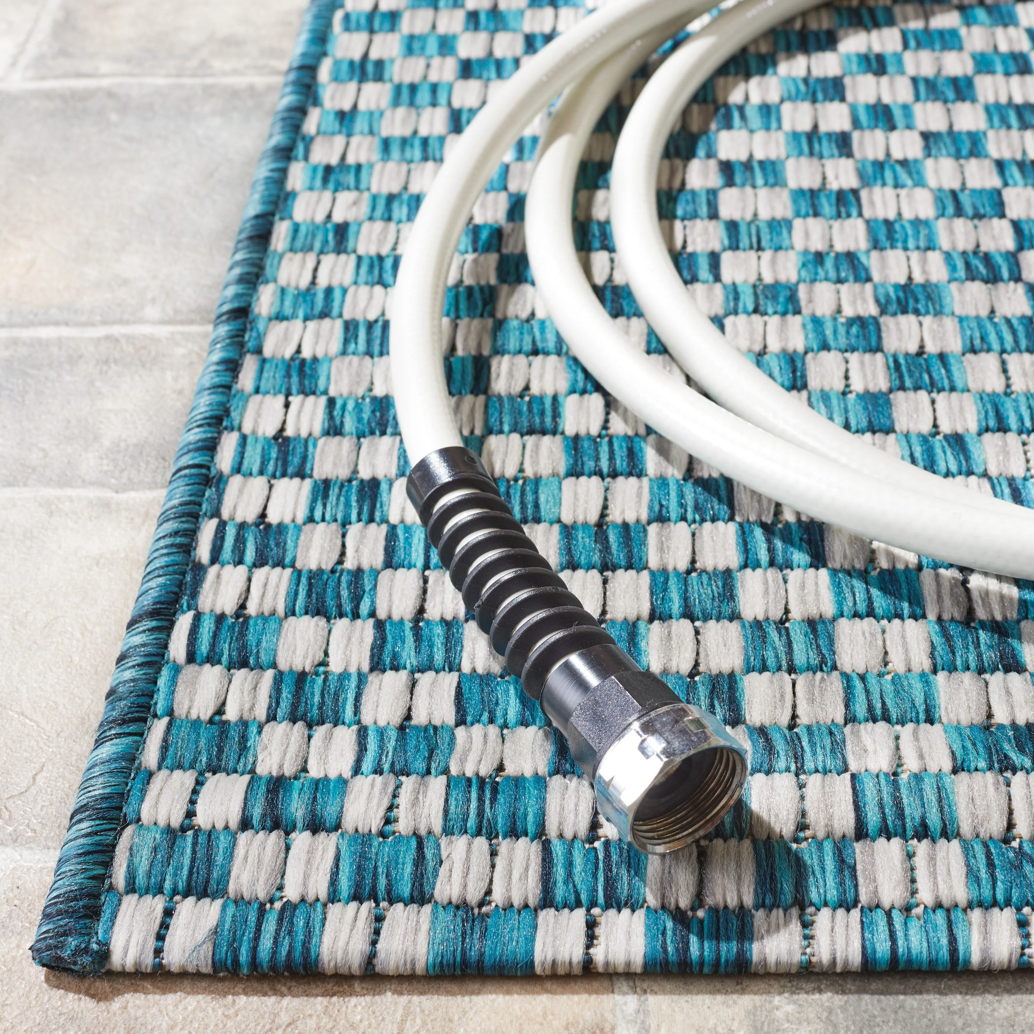 SAFAVIEH Courtyard Judi Indoor/ Outdoor Patio Backyard Rug - Turquoise/Light Grey - 5'3 x 7'7