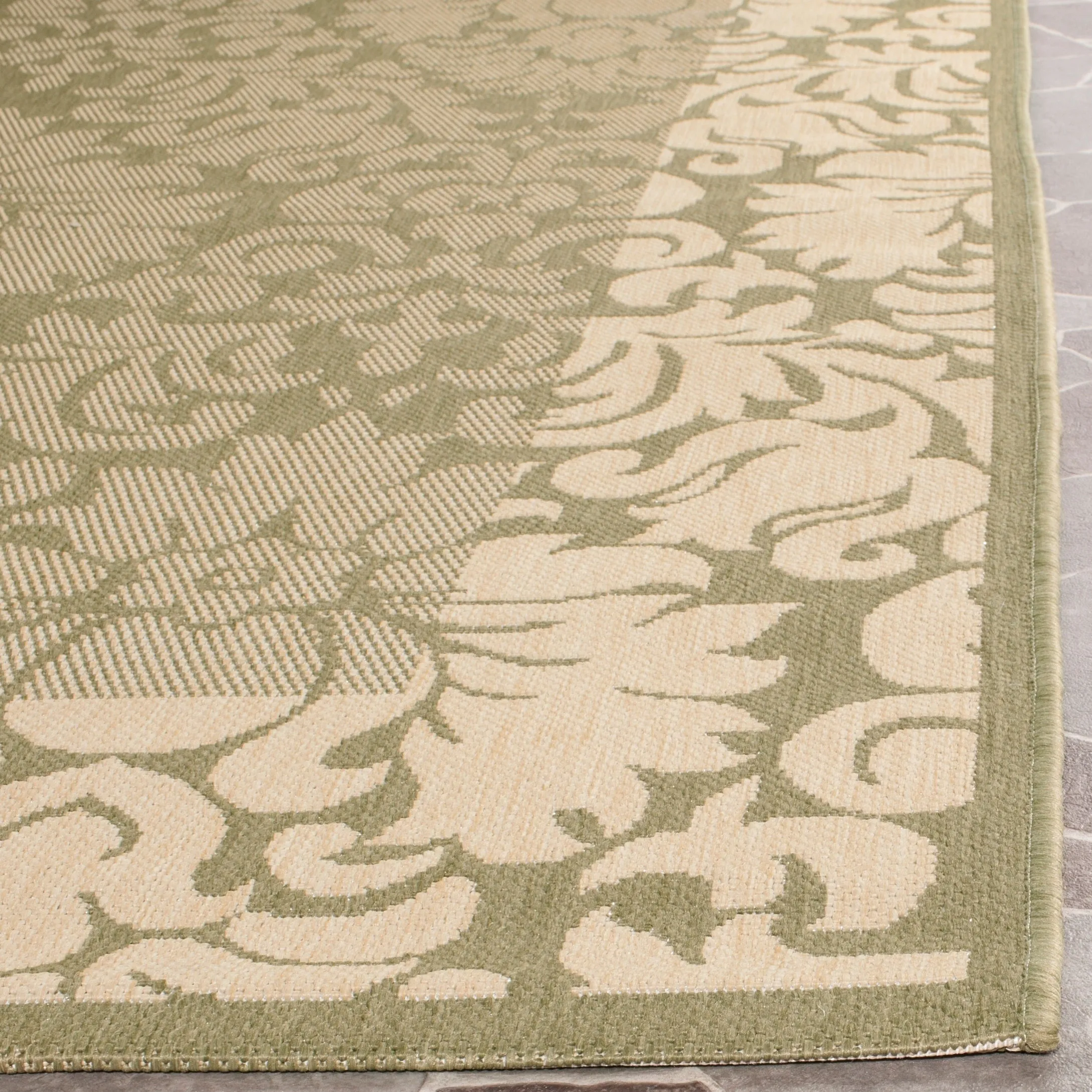 SAFAVIEH Courtyard Peggie Indoor/ Outdoor Patio Backyard Rug