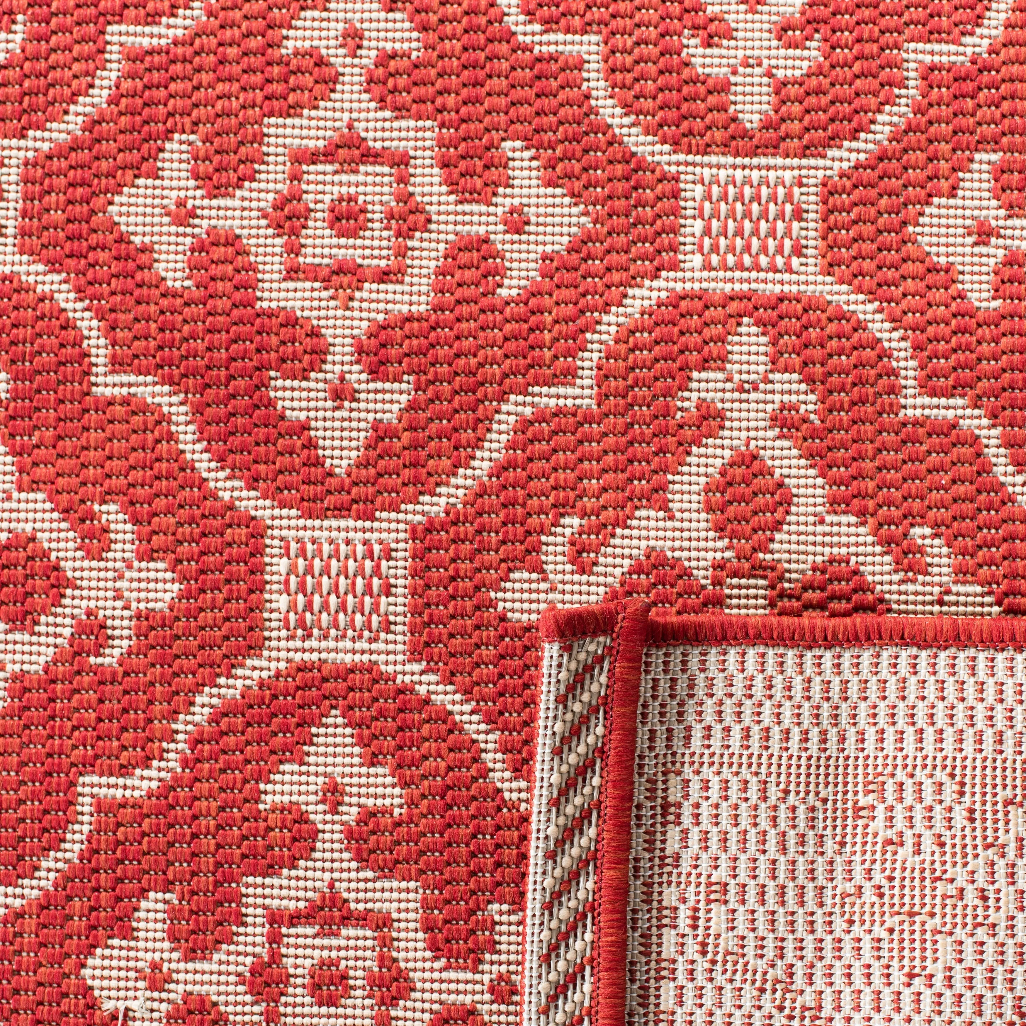 SAFAVIEH Courtyard Sonja Indoor/ Outdoor Waterproof Patio Backyard Rug