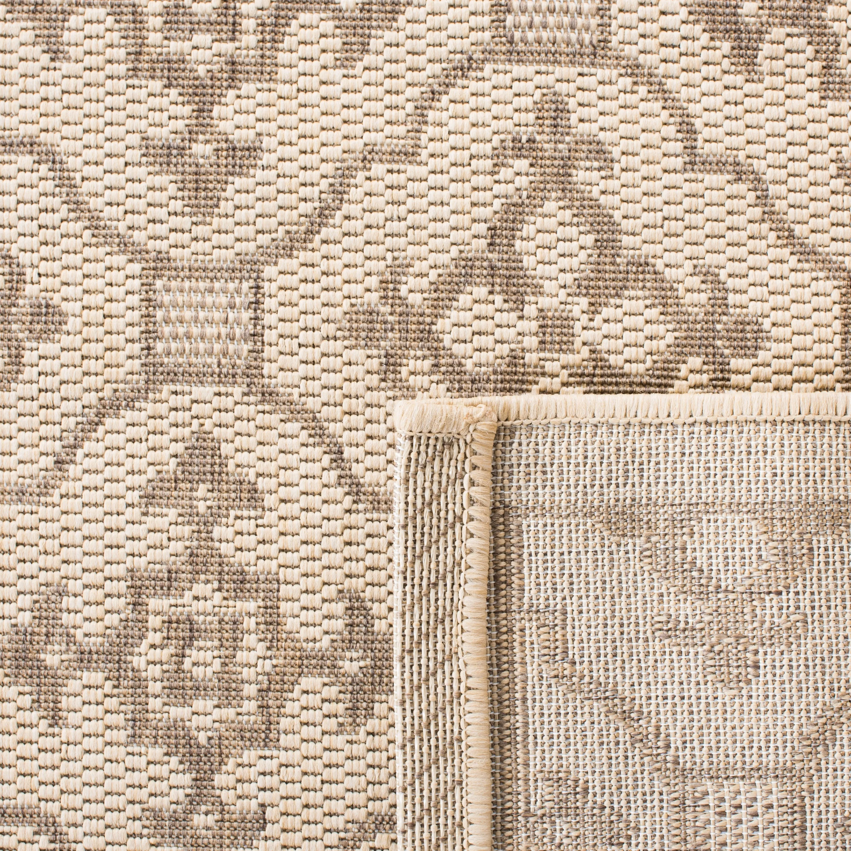 SAFAVIEH Courtyard Sonja Indoor/ Outdoor Waterproof Patio Backyard Rug