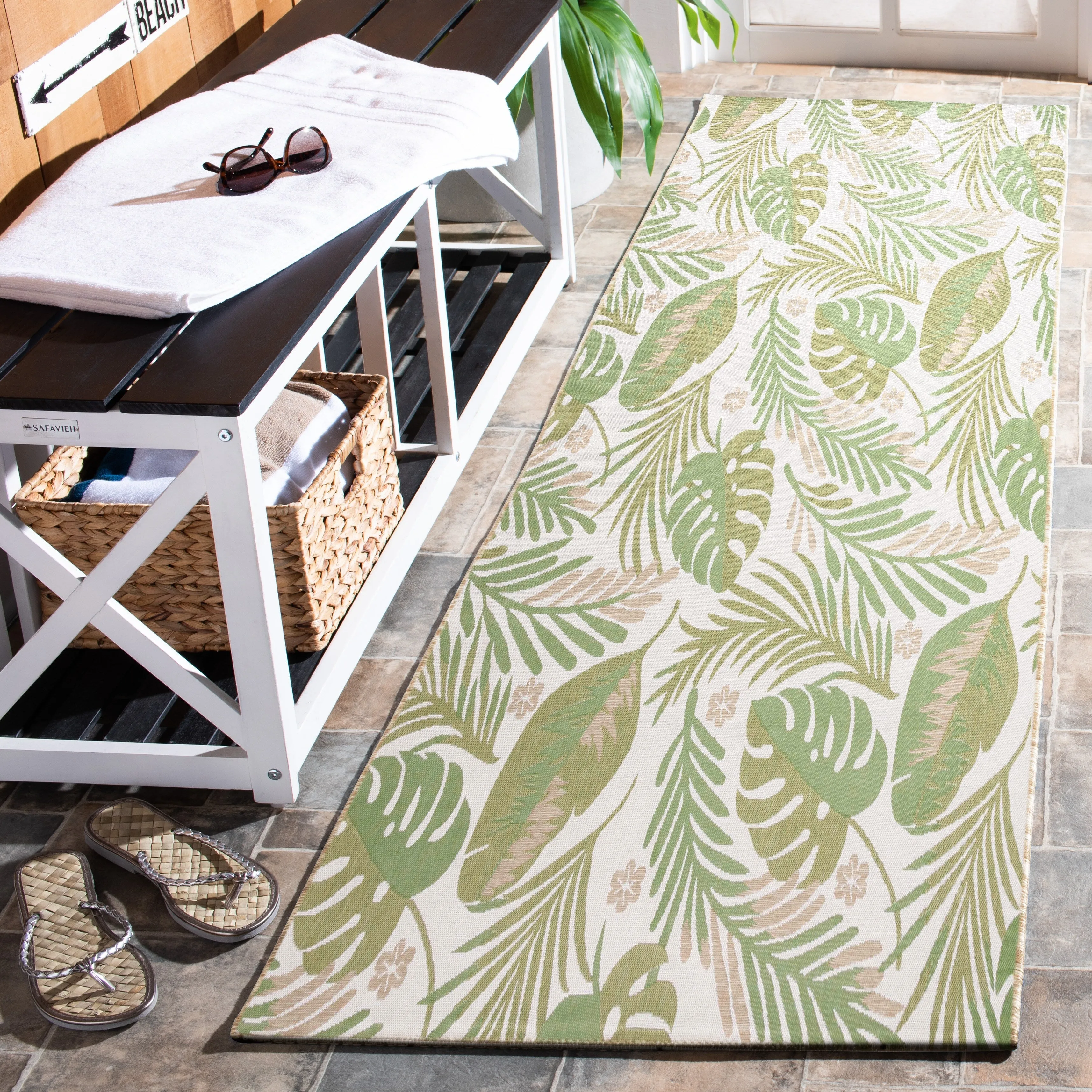 SAFAVIEH Courtyard Zhoresa Indoor/Outdoor Waterproof Patio Backyard Rug