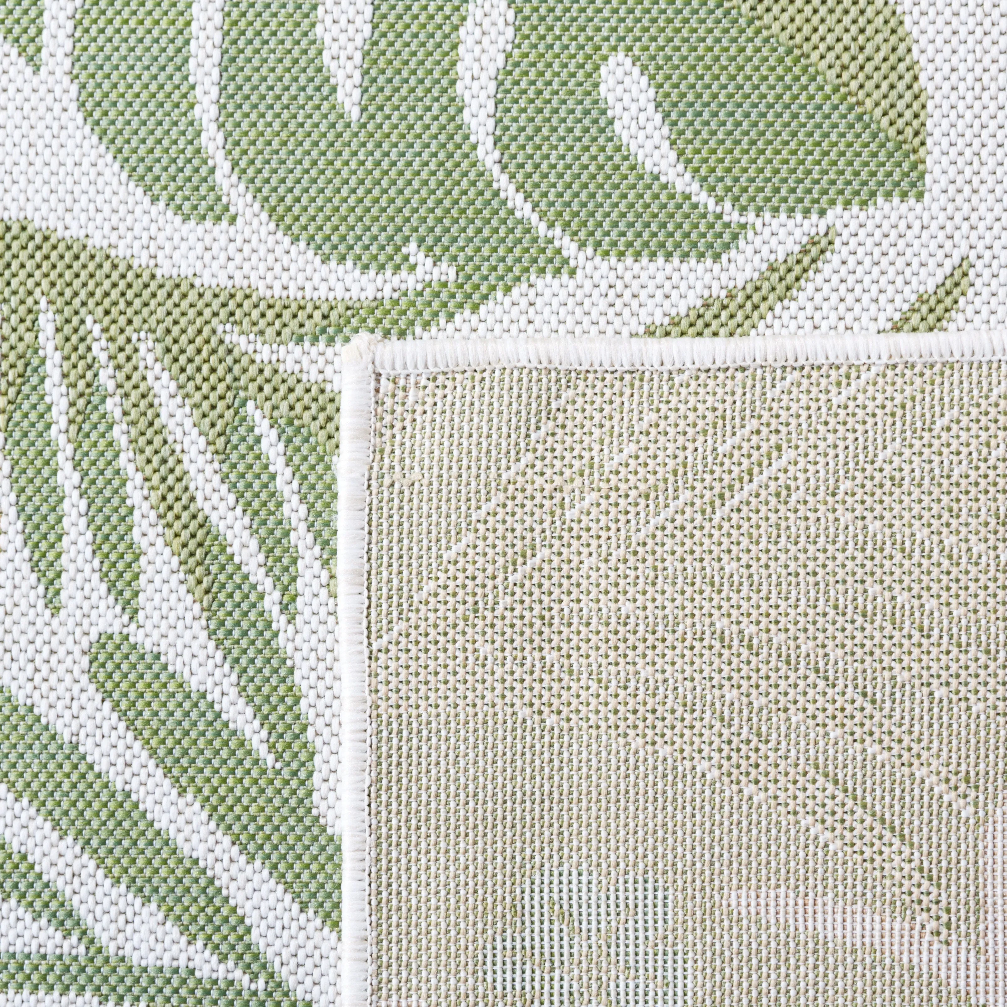 SAFAVIEH Courtyard Zhoresa Indoor/Outdoor Waterproof Patio Backyard Rug