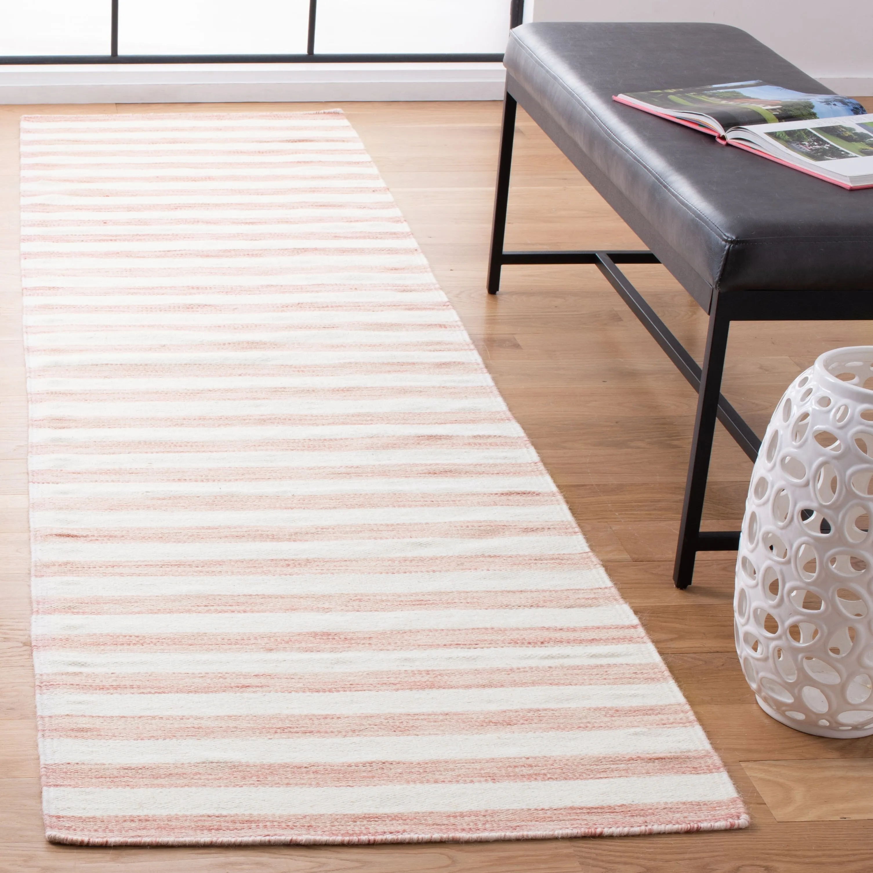 SAFAVIEH Dhurries Aiva Hand-knotted Stripe Area Rug