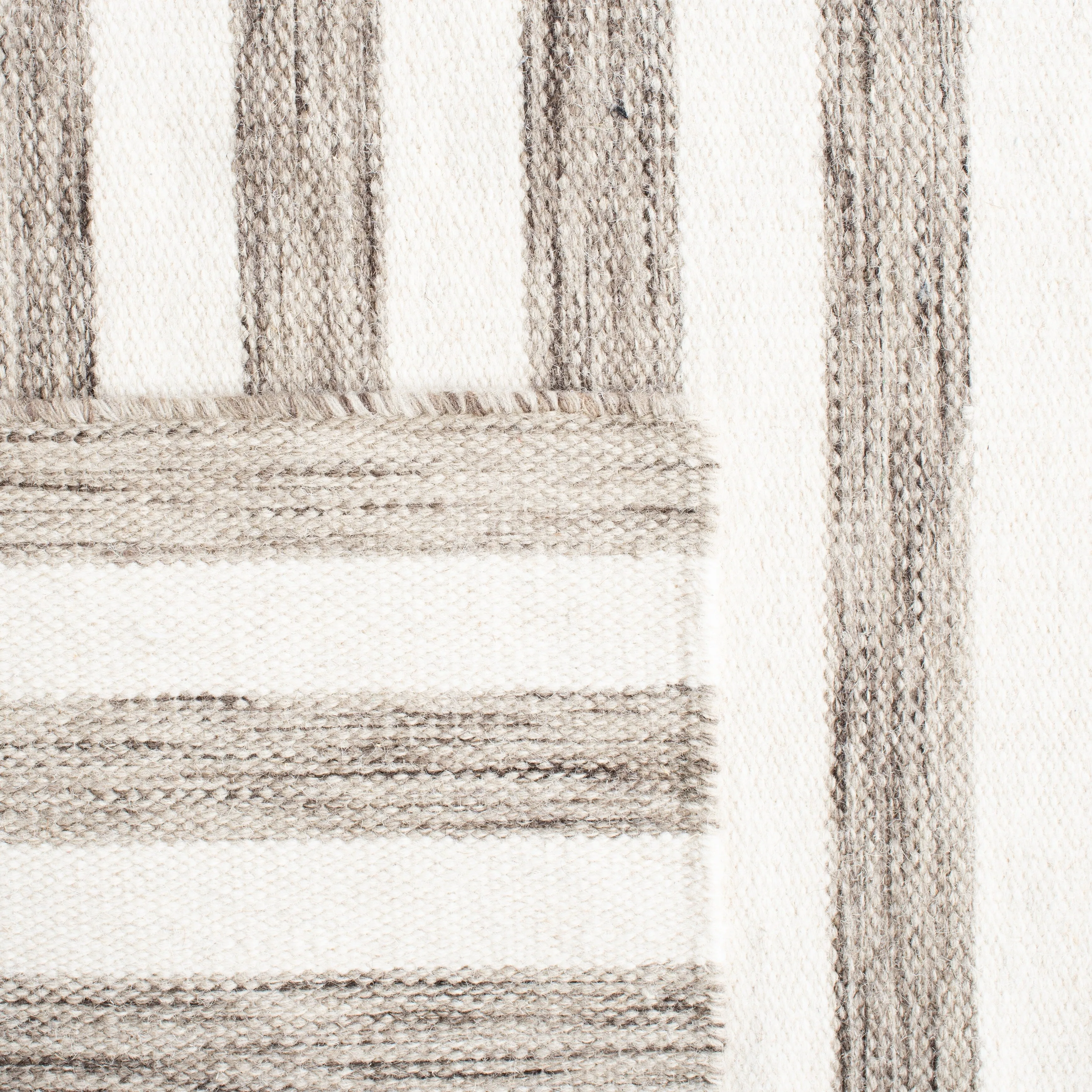 SAFAVIEH Dhurries Aiva Hand-knotted Stripe Area Rug