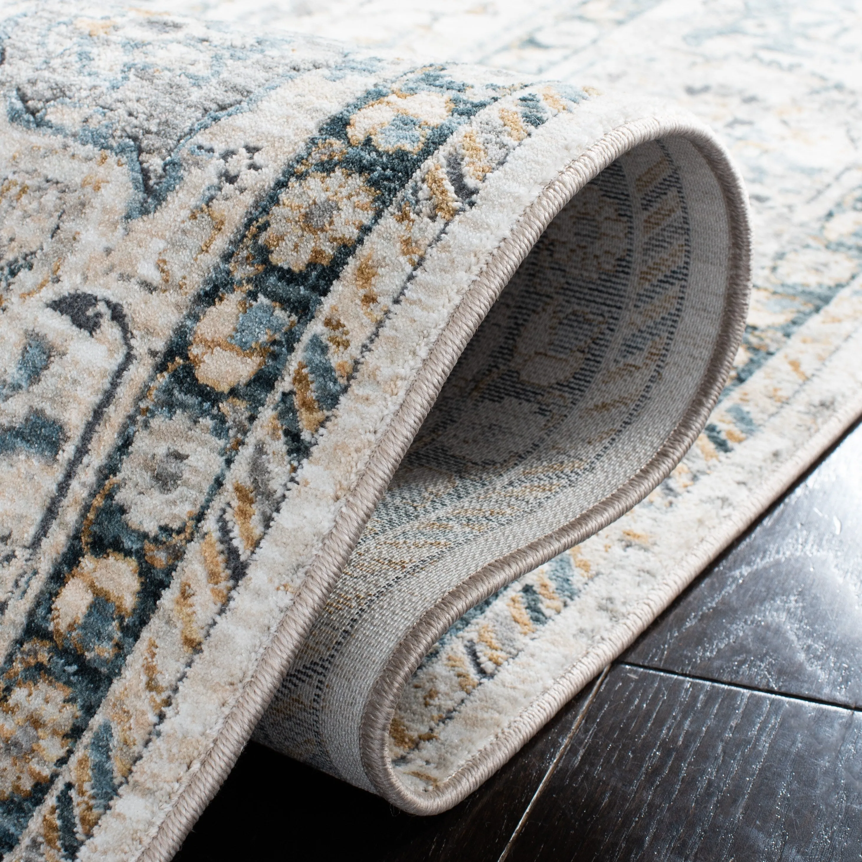 SAFAVIEH Dream Fugen Vintage Traditional Oriental Rug