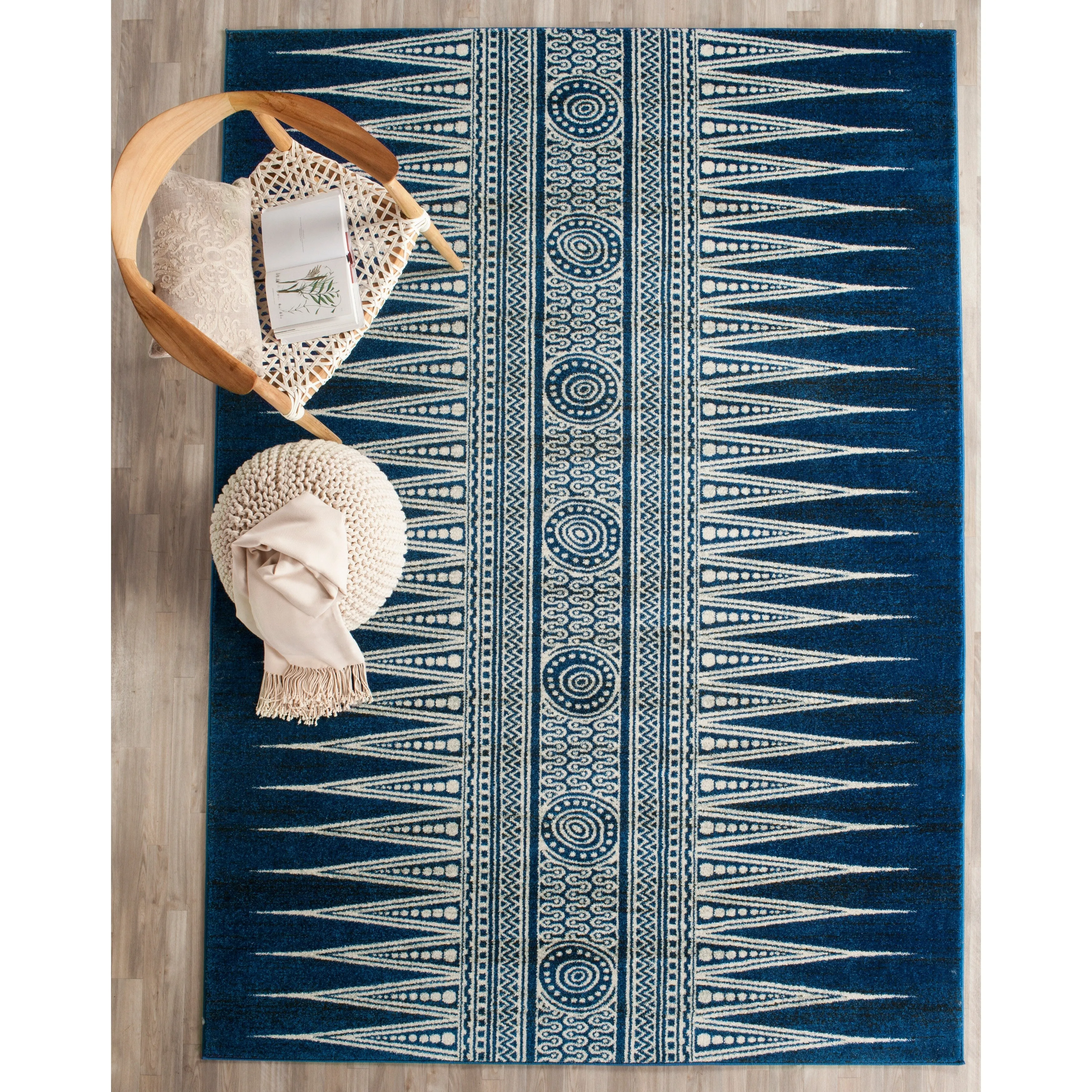 SAFAVIEH Evoke Cecylia Vintage Boho Rug