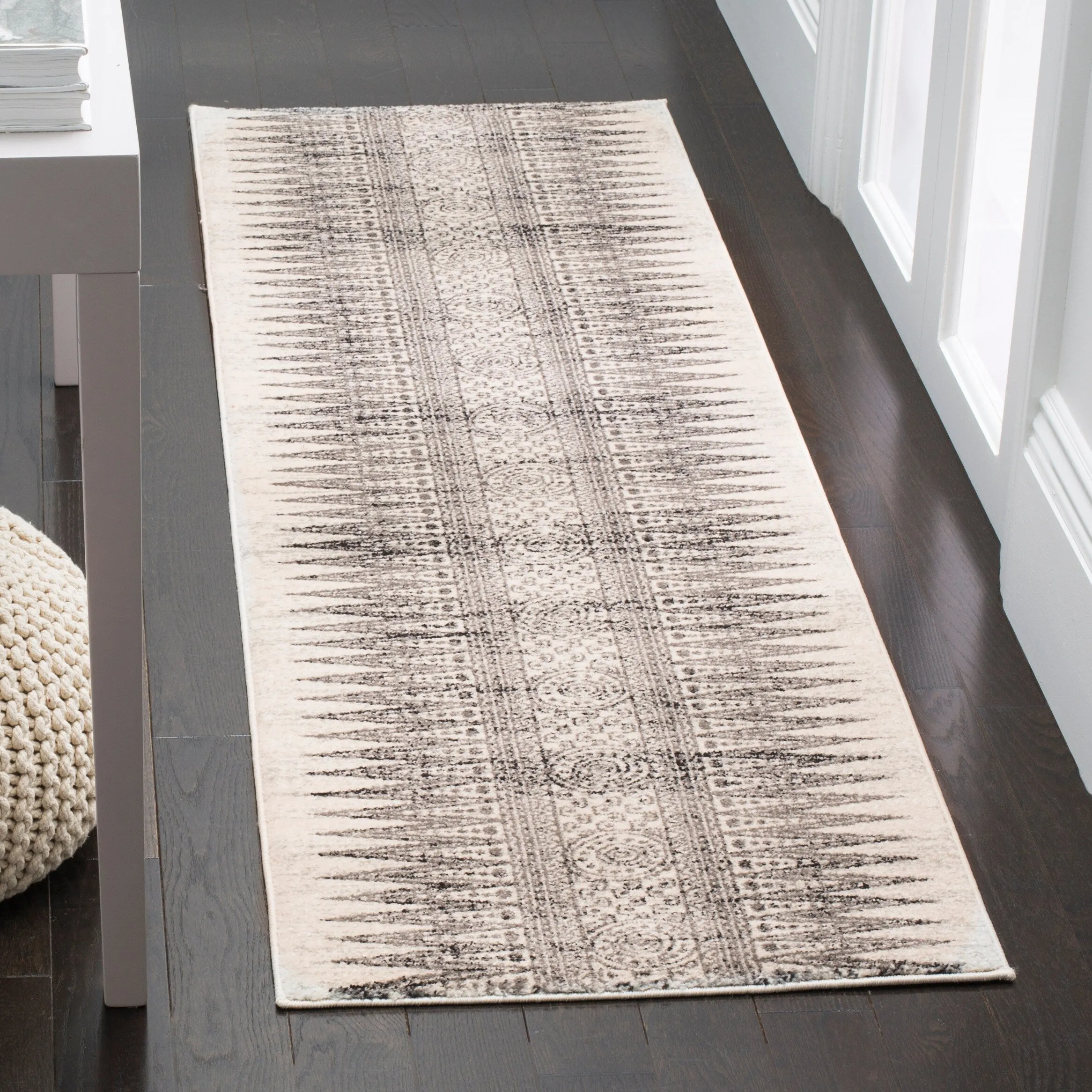 SAFAVIEH Evoke Cecylia Vintage Boho Rug