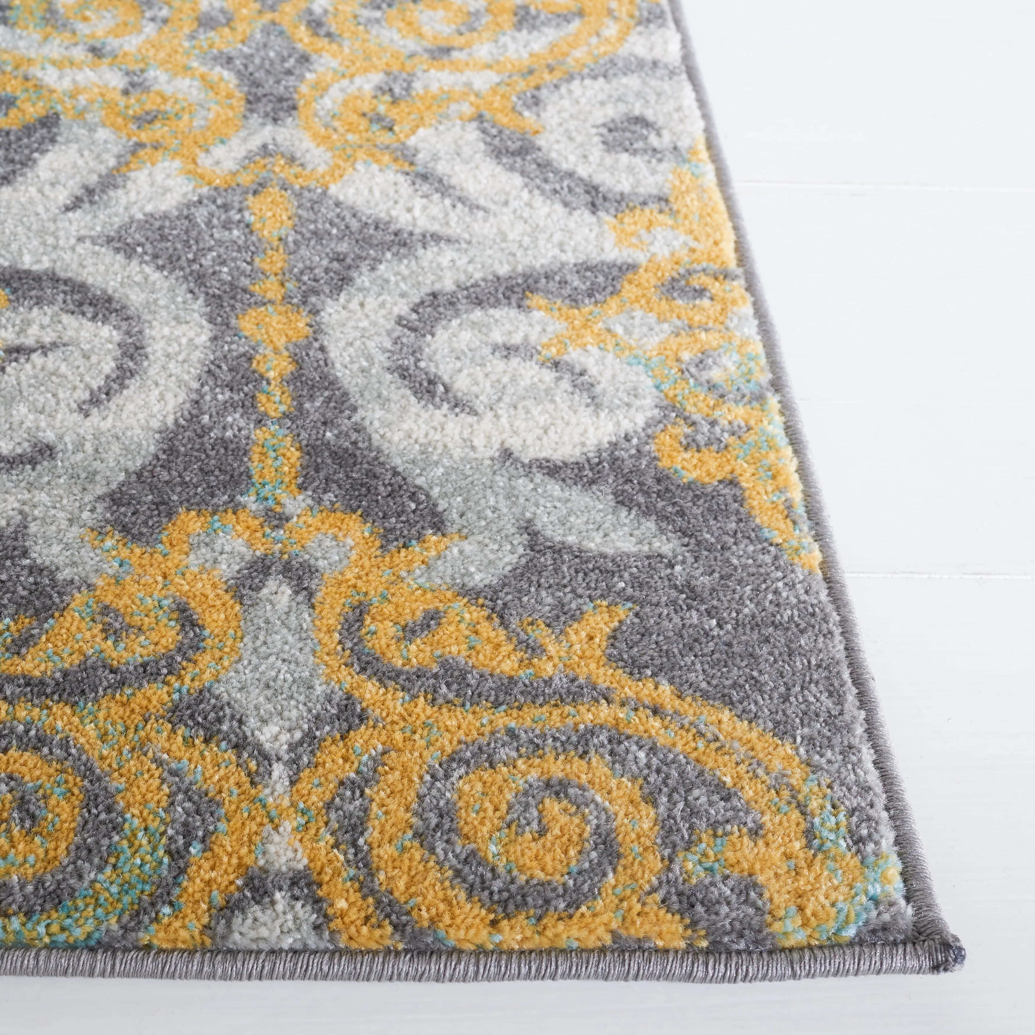 SAFAVIEH Evoke Deschka Vintage Boho Medallion Rug