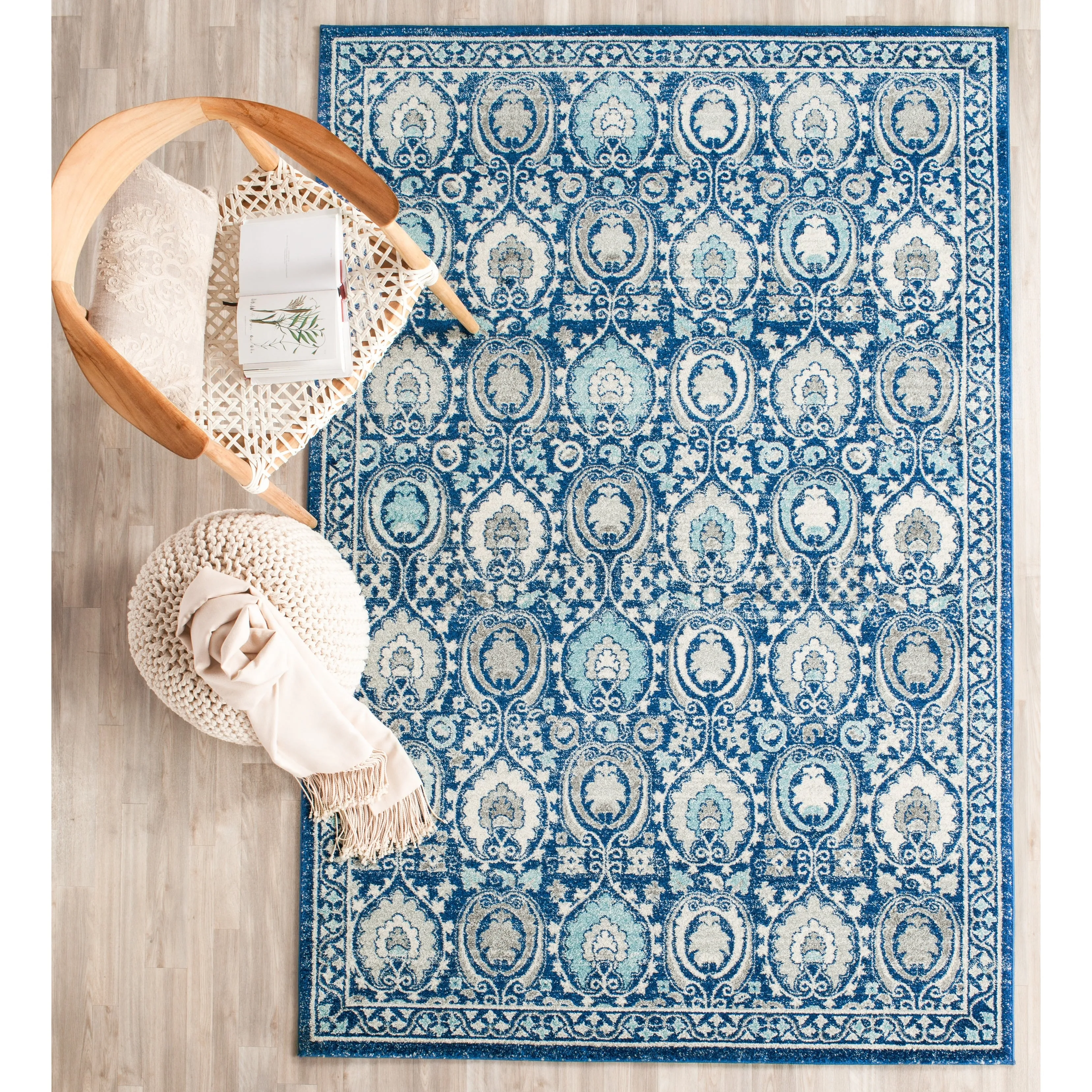 SAFAVIEH Evoke Lizan Distressed Vintage Boho Rug