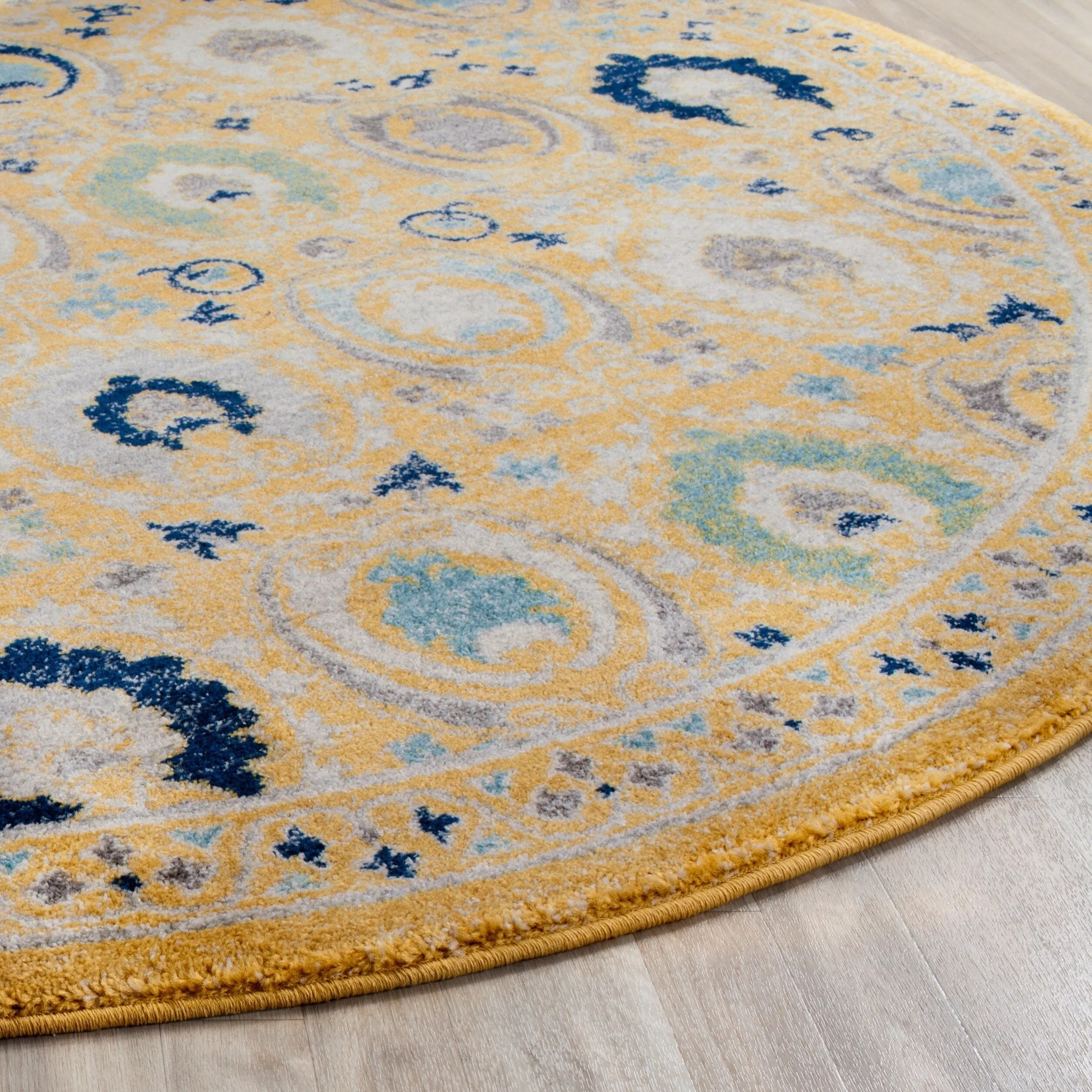 SAFAVIEH Evoke Lizan Distressed Vintage Boho Rug