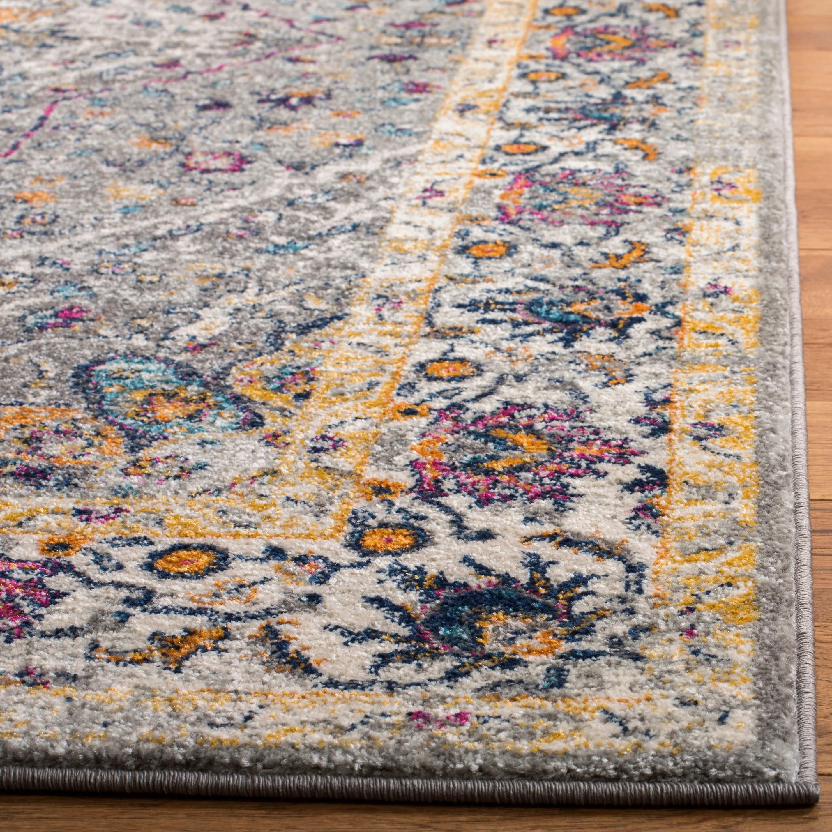 SAFAVIEH Evoke Slavenka Vintage Boho Medallion Rug