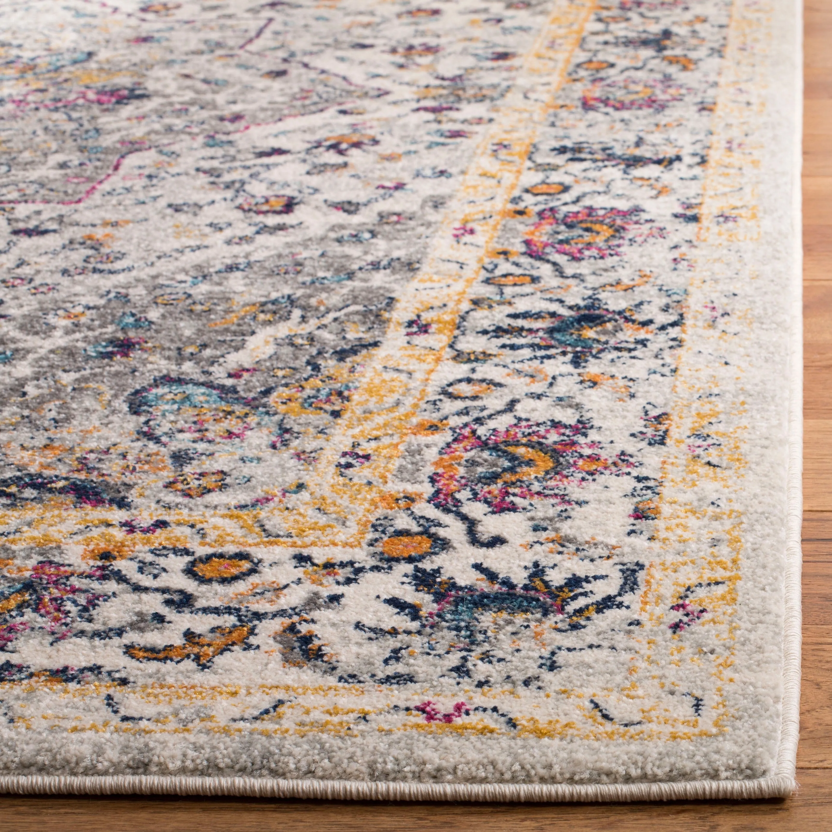 SAFAVIEH Evoke Slavenka Vintage Boho Medallion Rug