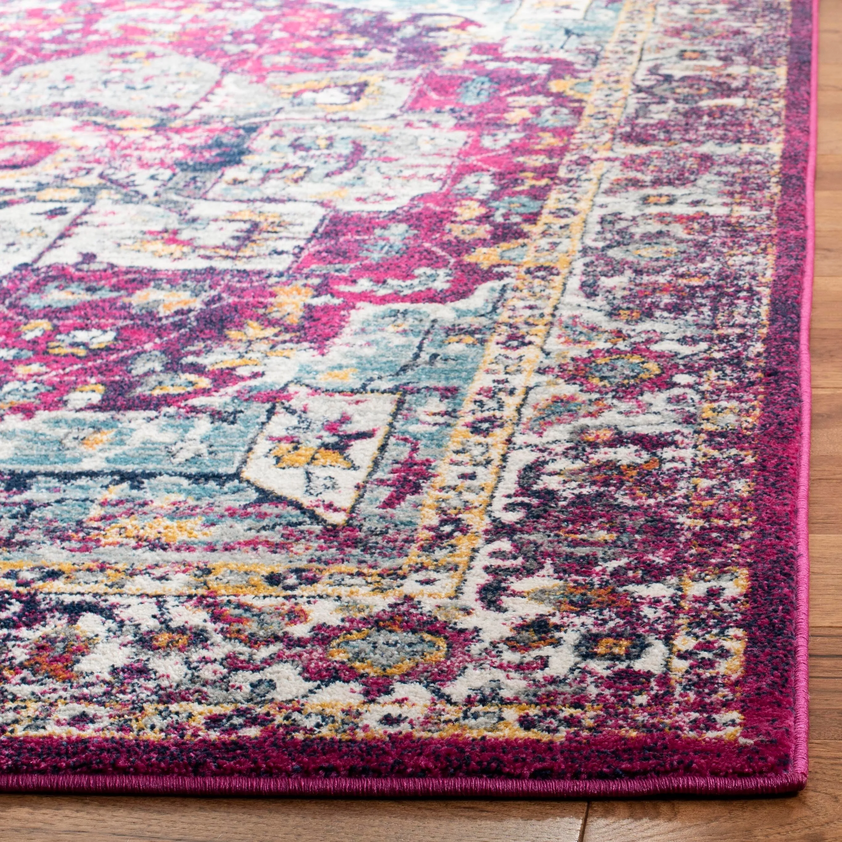 SAFAVIEH Evoke Spasenka Vintage Boho Medallion Rug