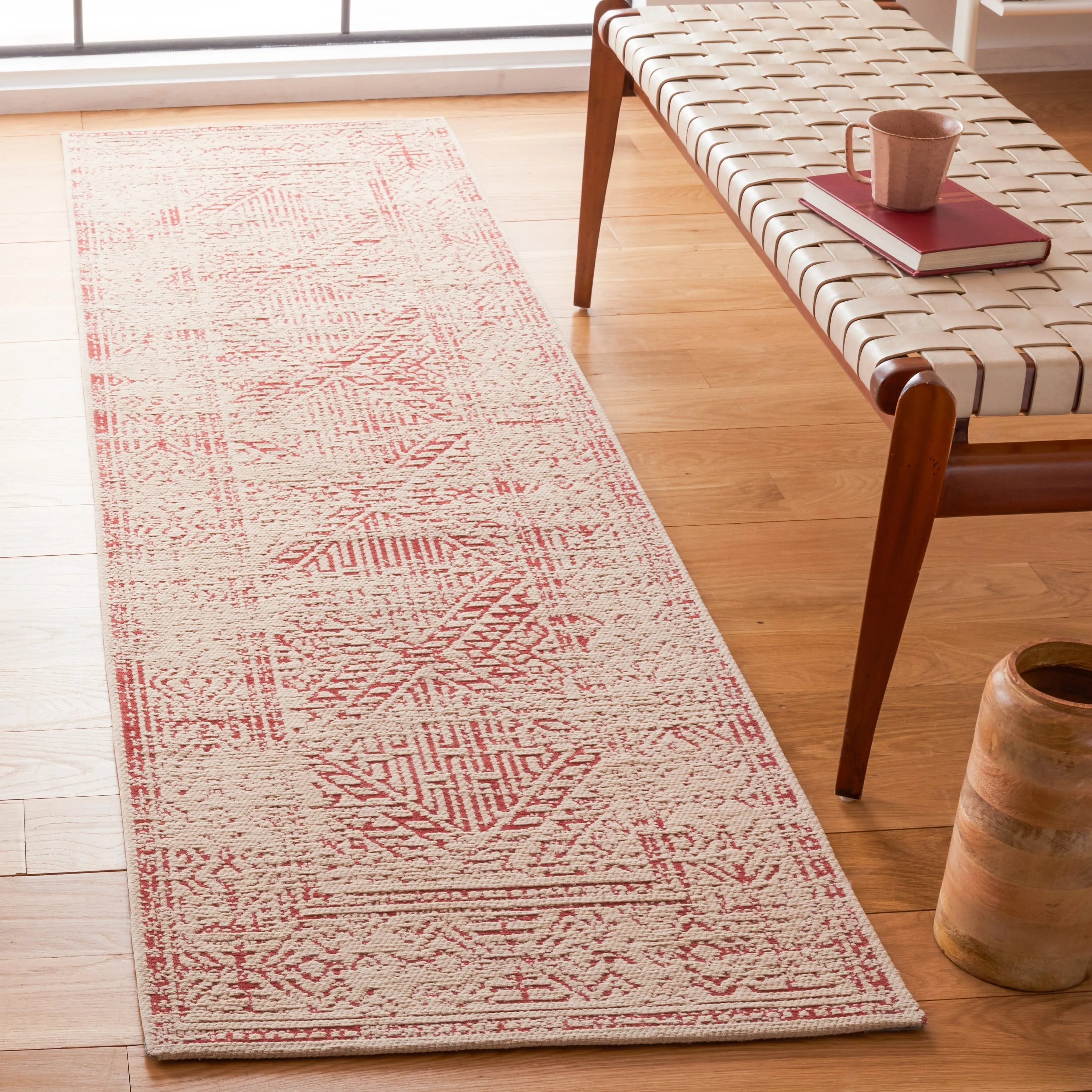 SAFAVIEH Hand-Woven Classic Vintage Tessa Moroccan Rug