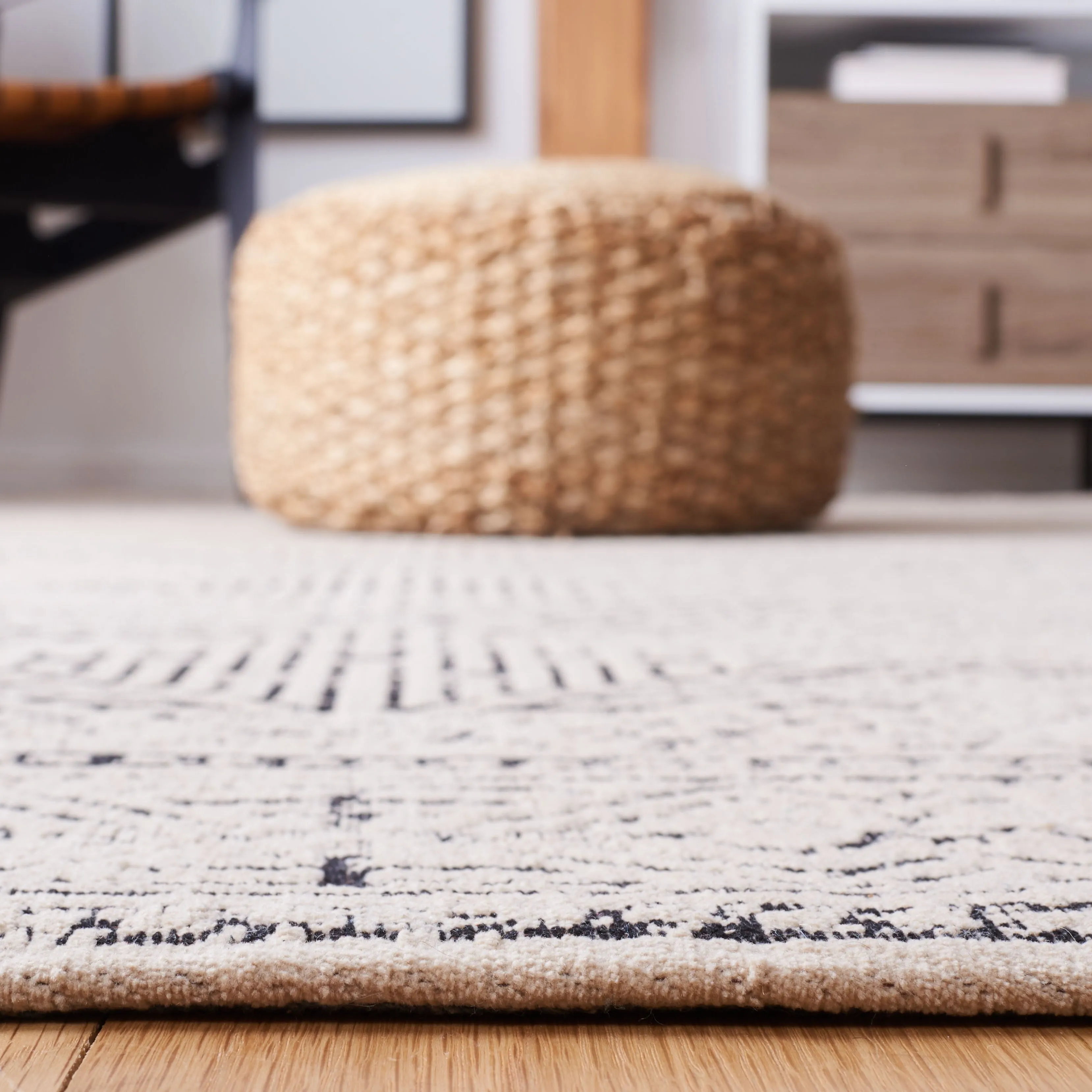 SAFAVIEH Hand-Woven Classic Vintage Tessa Moroccan Rug