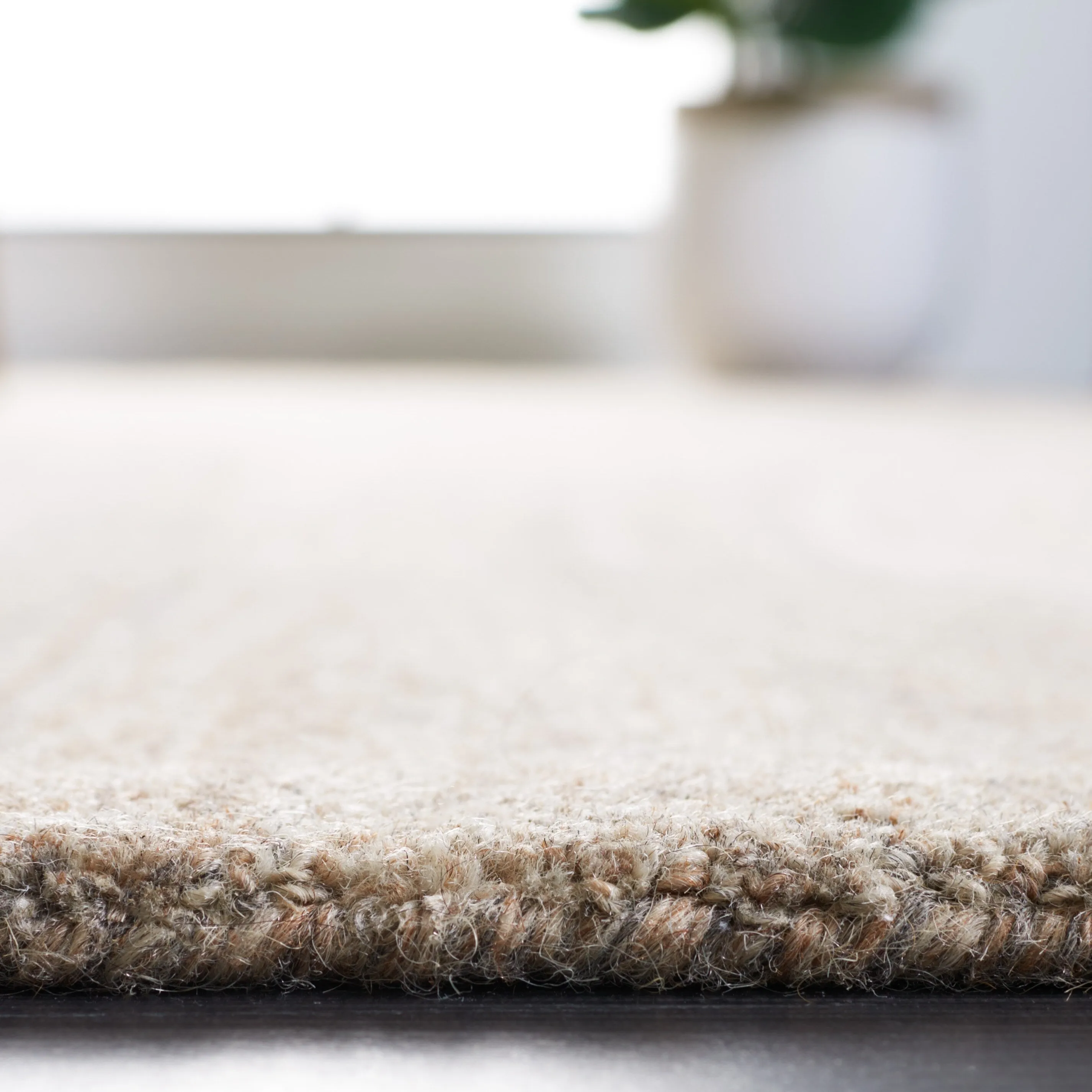 SAFAVIEH Handmade Abstract Abhilasha Modern Wool Rug