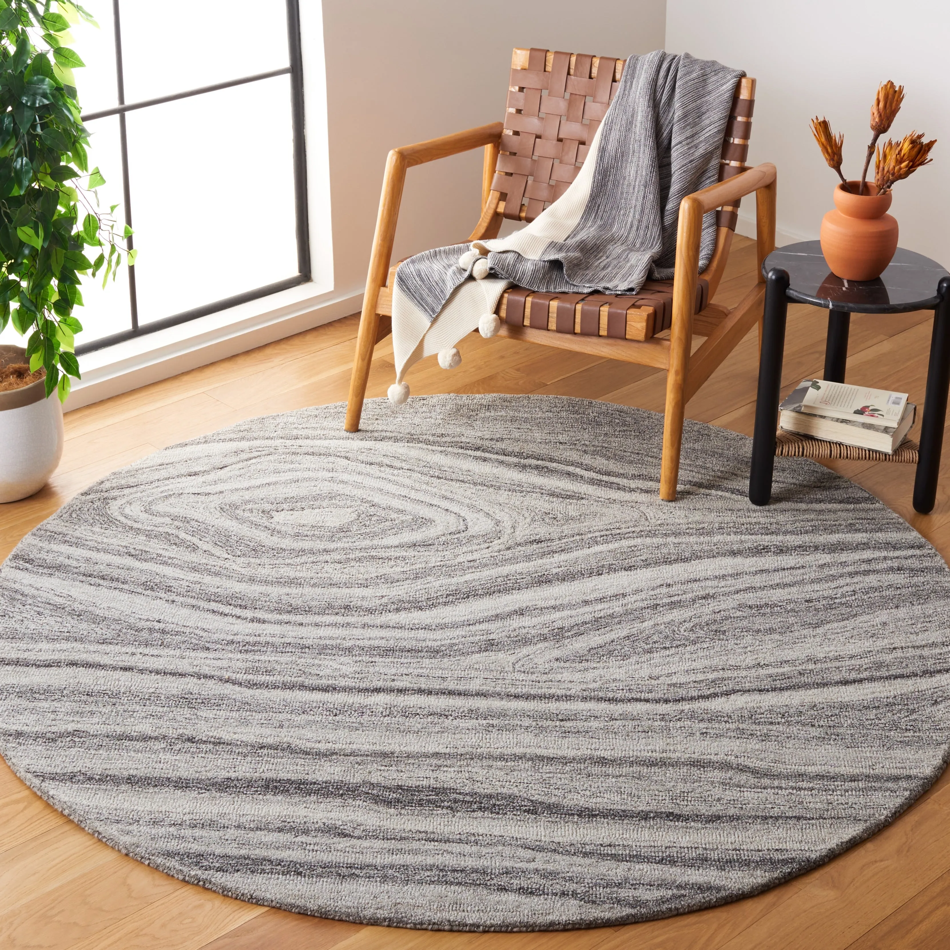 SAFAVIEH Handmade Abstract Abhilasha Modern Wool Rug